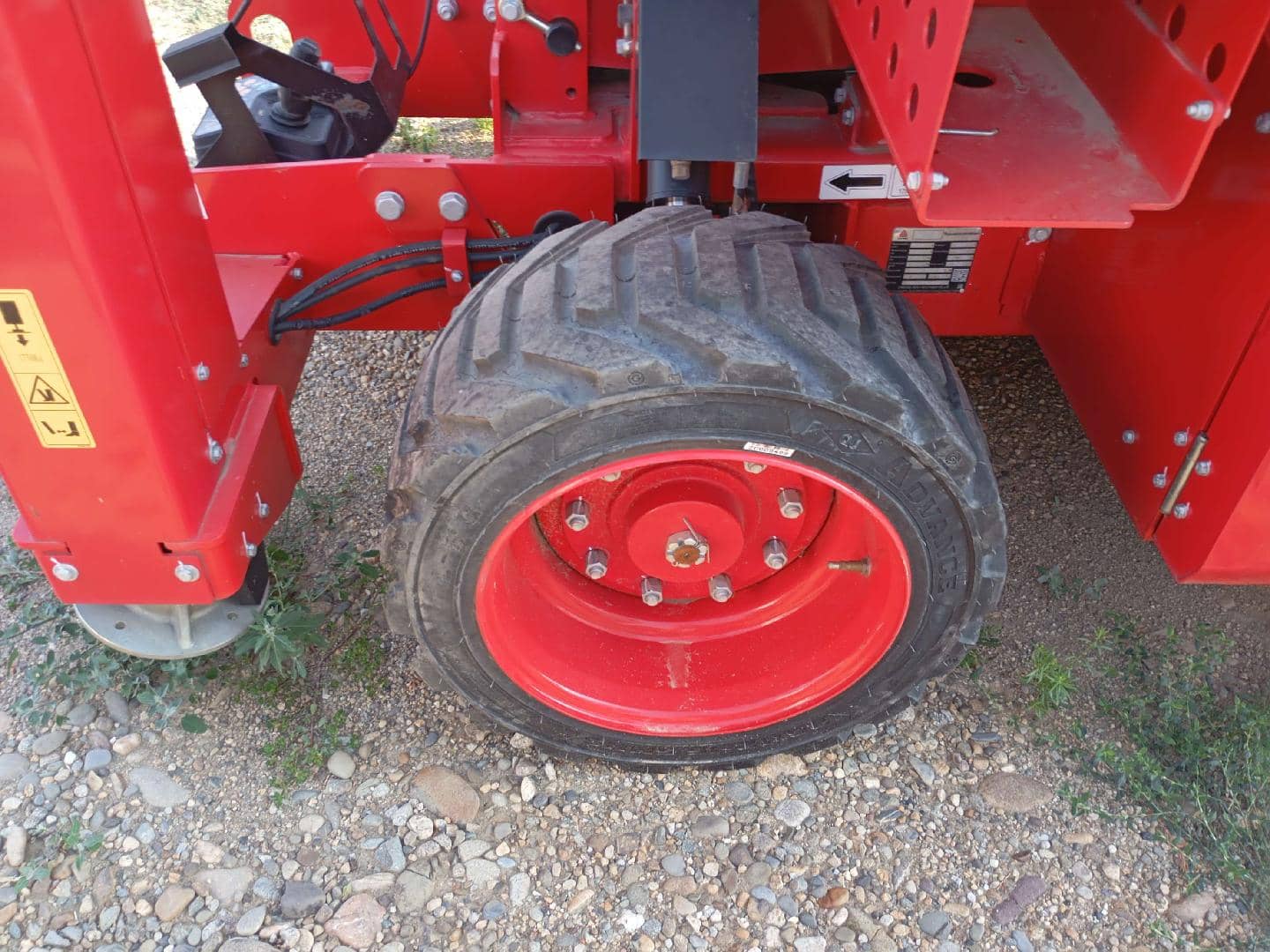 LGMG  (LinGong Machinery Group) SR1218D ножничный подъемник, 2023 года в лизинг