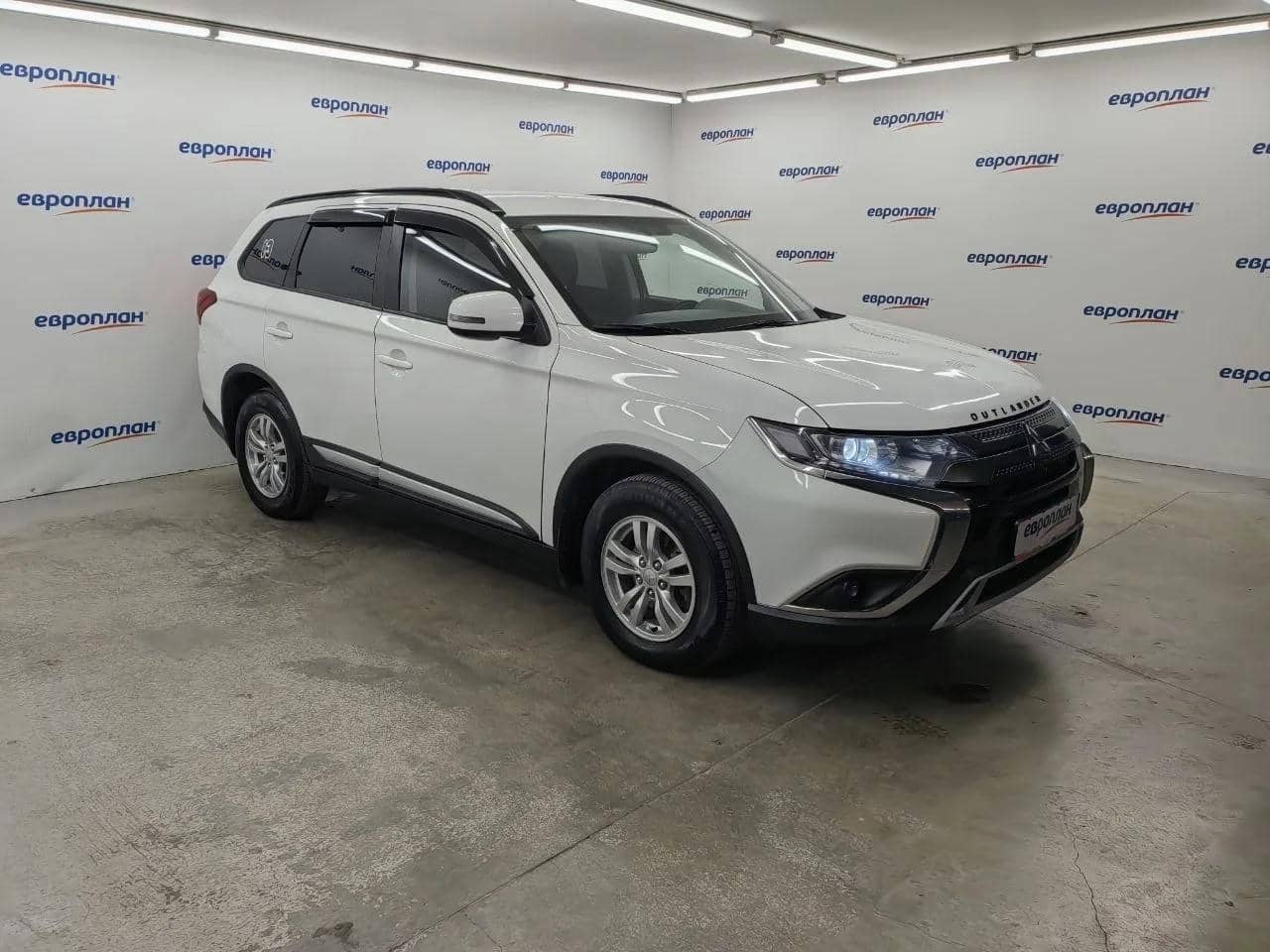 Mitsubishi Outlander,  168 231 км, 2021 года в лизинг