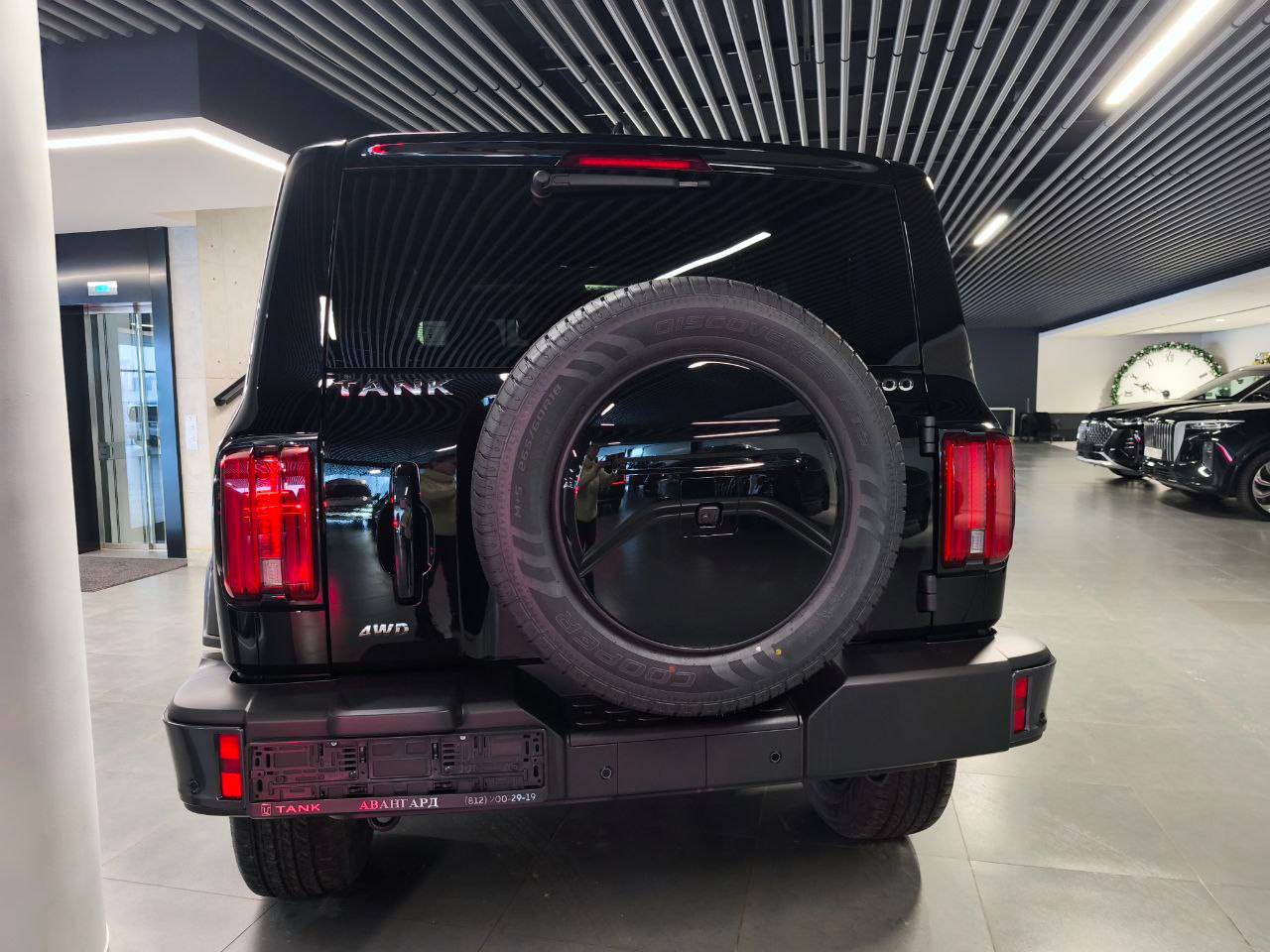Tank 300 Премиум 2.0 АТ полный привод