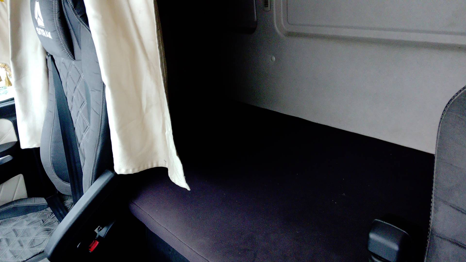 Sitrak C7H MAX ZZ4186V391HE,  221 750 км, 2023 года в лизинг