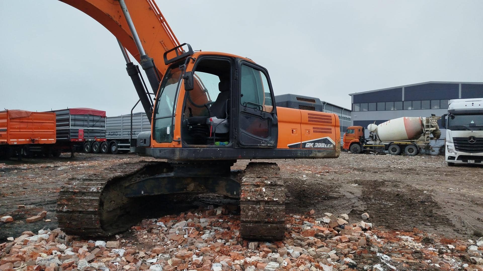 DOOSAN/DEVELON DX300LCA-7M