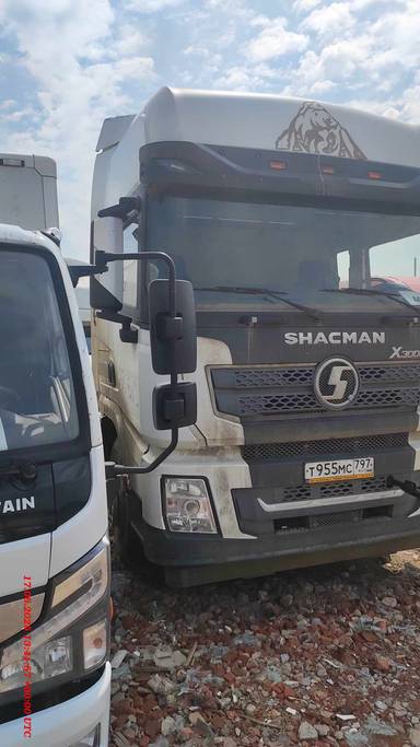 Shacman SX42584W324C