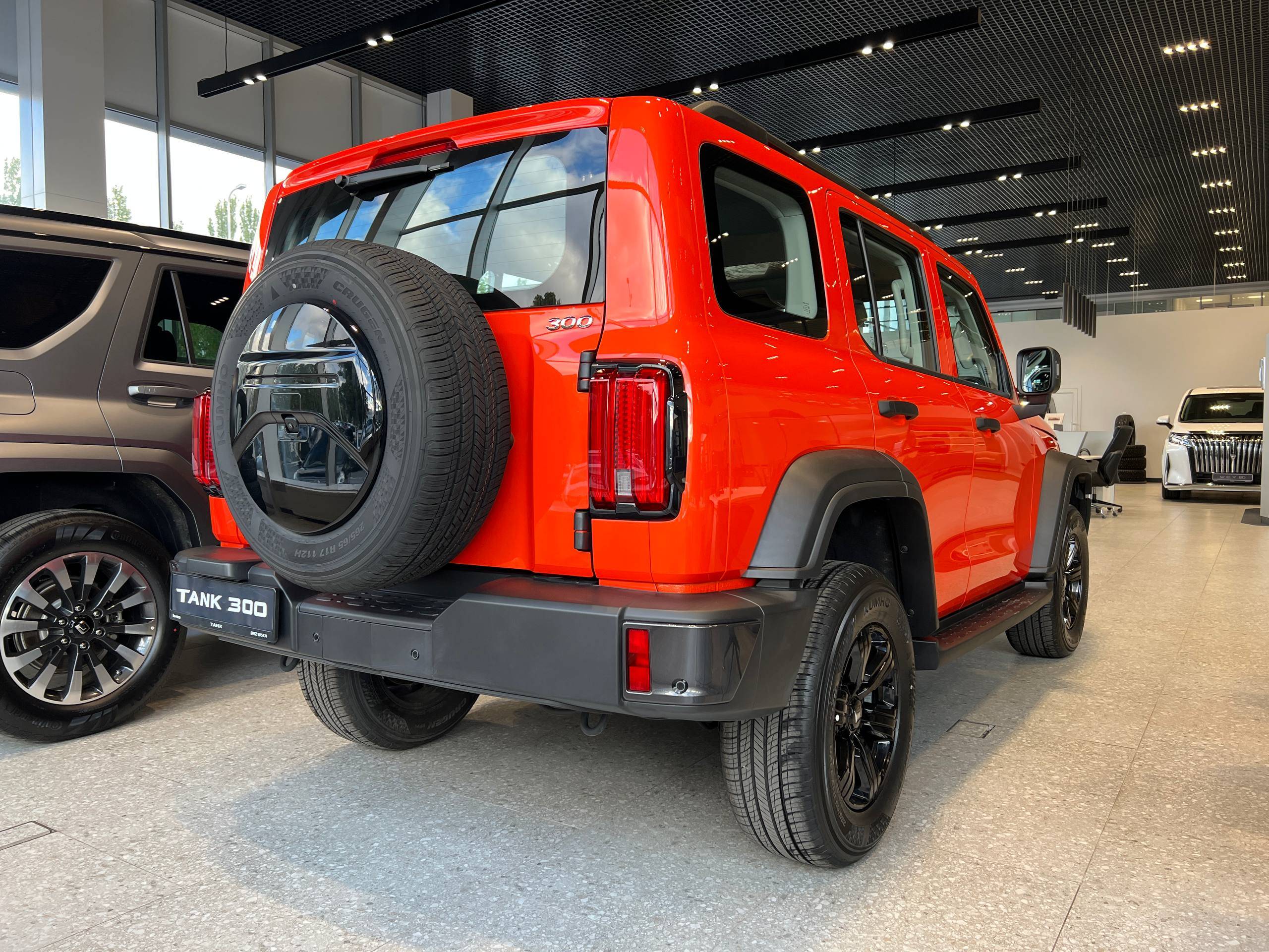 Tank 300 City Adventure 2.0 8AT 4WD