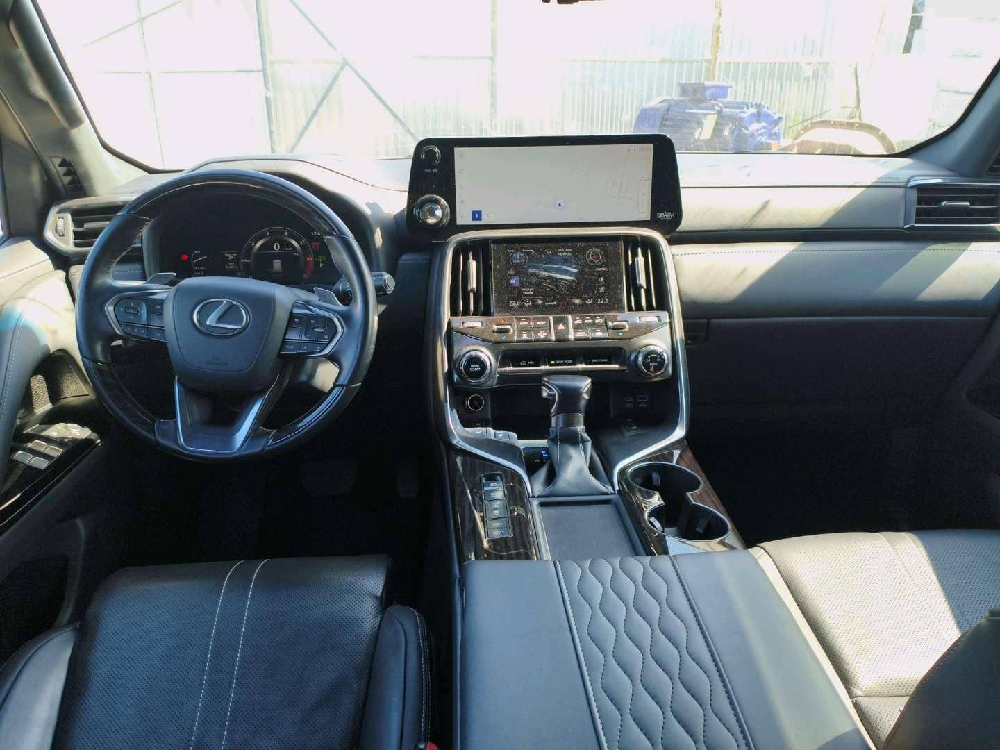 Lexus LX 600,  96 307 км, 2023 года в лизинг
