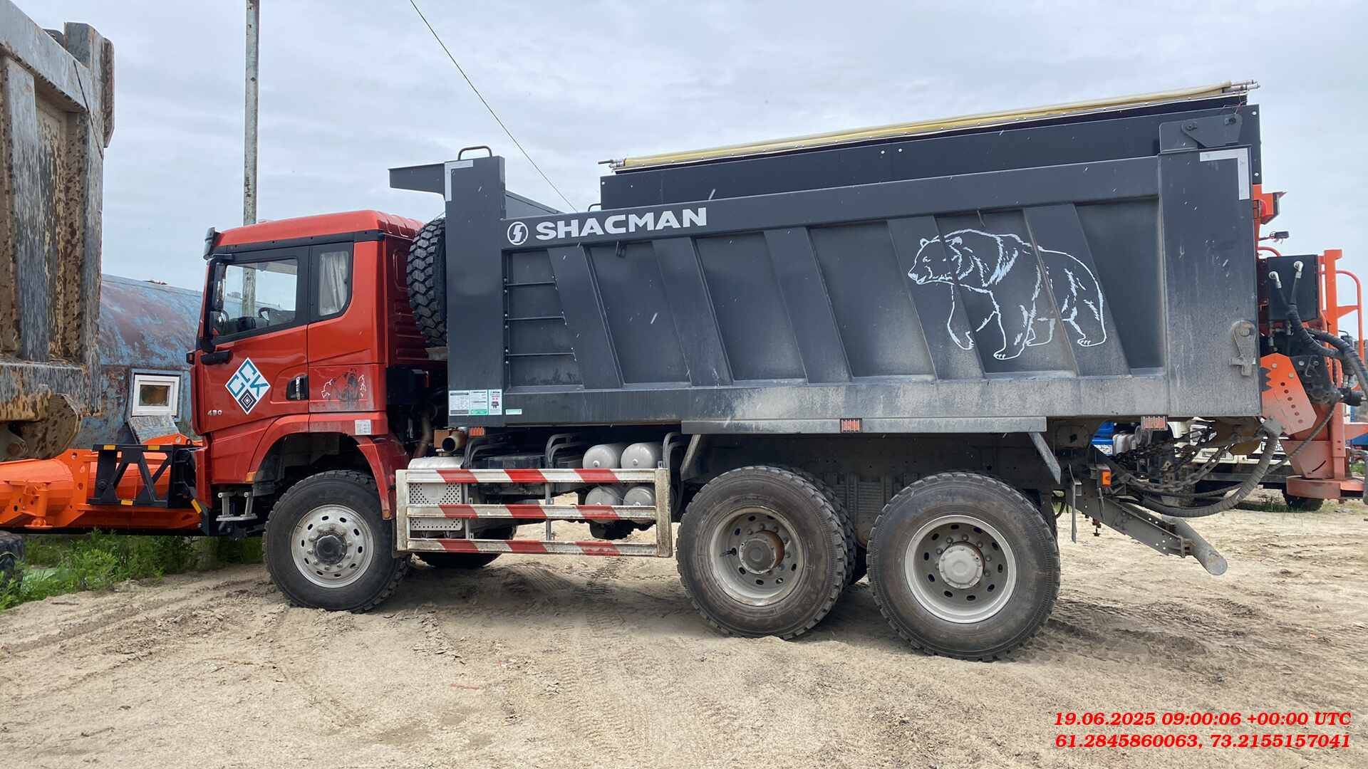 Shacman SX32586T385,  6 044 км, 2024 года в лизинг