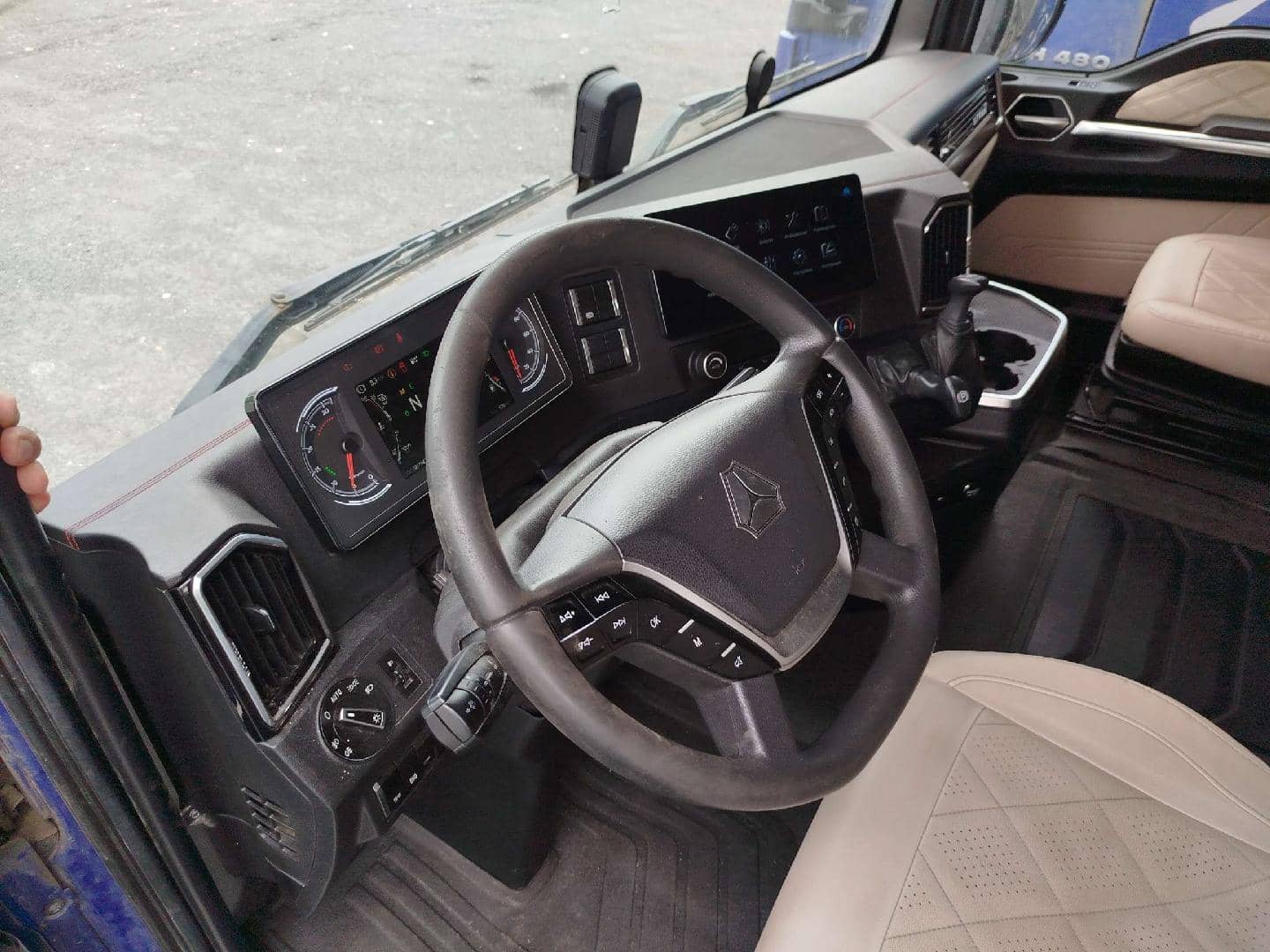 Sitrak C7H MAX ZZ4186V391HE,  587 947 км, 2023 года в лизинг