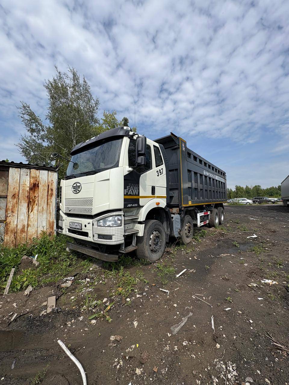 FAW CA3310P66K24T4E5 8х4,  102 066 км, 2023 года в лизинг