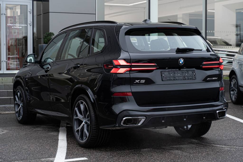 BMW X5 xDrive30Li AT Premium M Sport