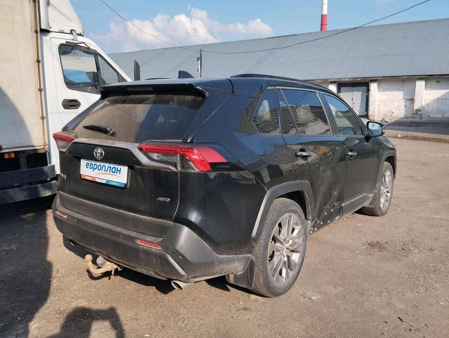 Toyota RAV4,  133 213 км, 2021 года в лизинг