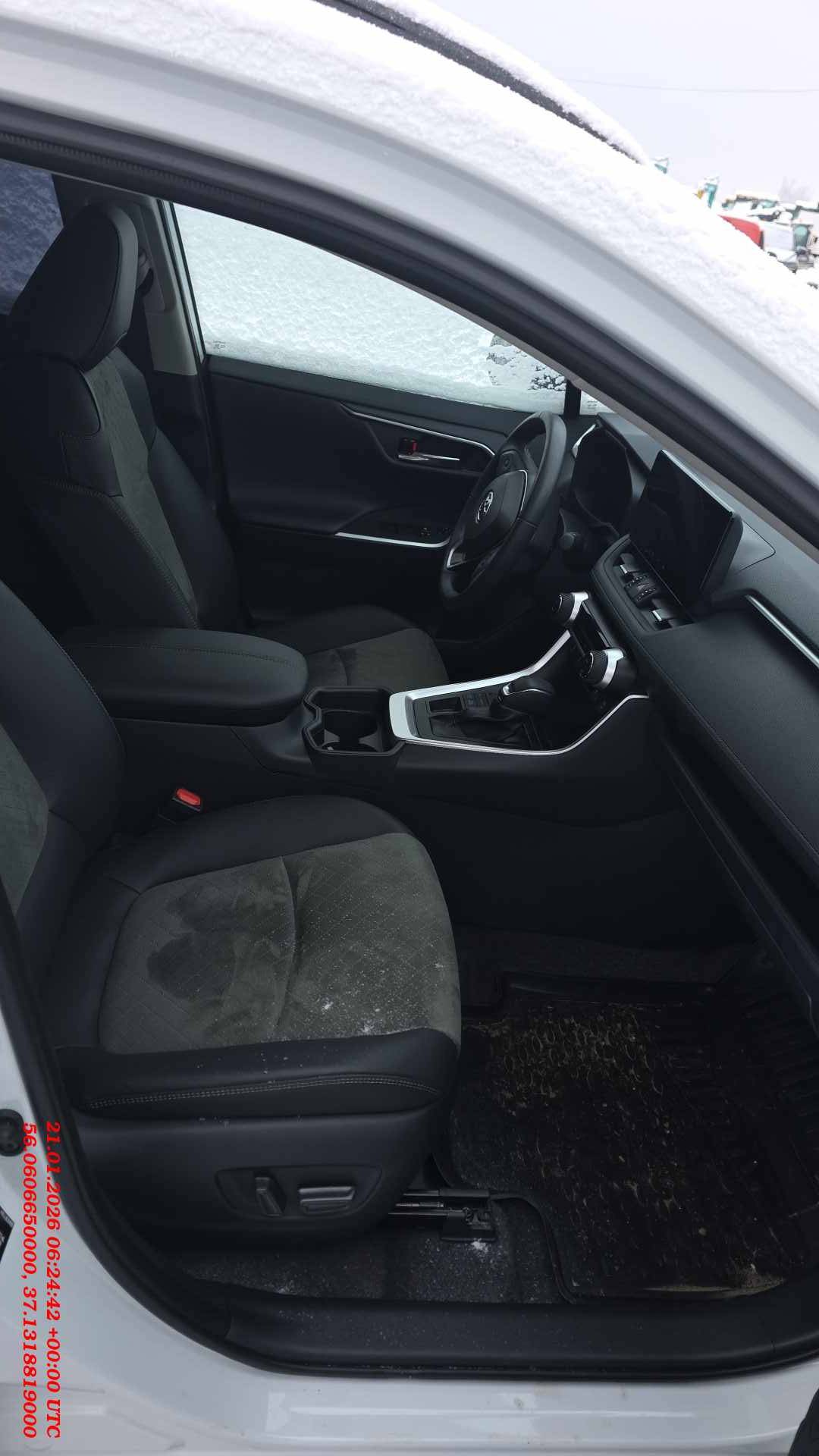 Toyota RAV4,  8 817 км, 2024 года в лизинг