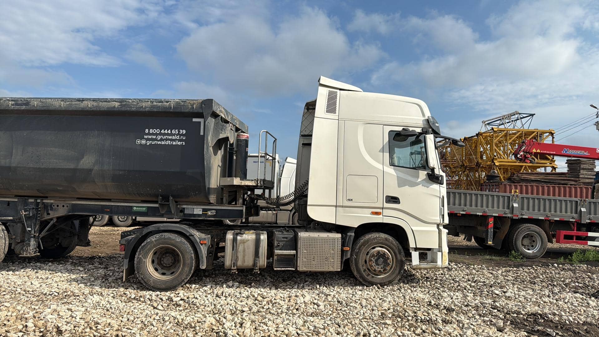 DongFeng DFH4180 4x2,  405 706 км, 2023 года в лизинг