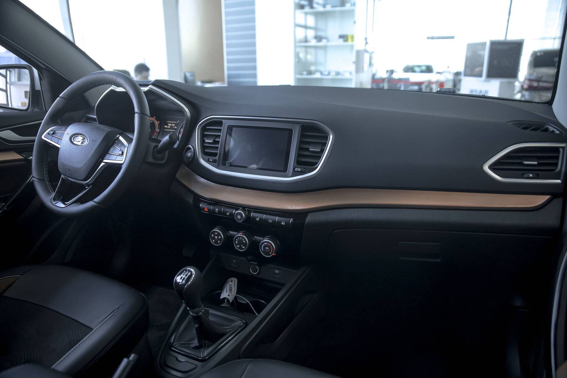 Lada Vesta SW Cross Enjoy 24 1.6 106hp 5MT