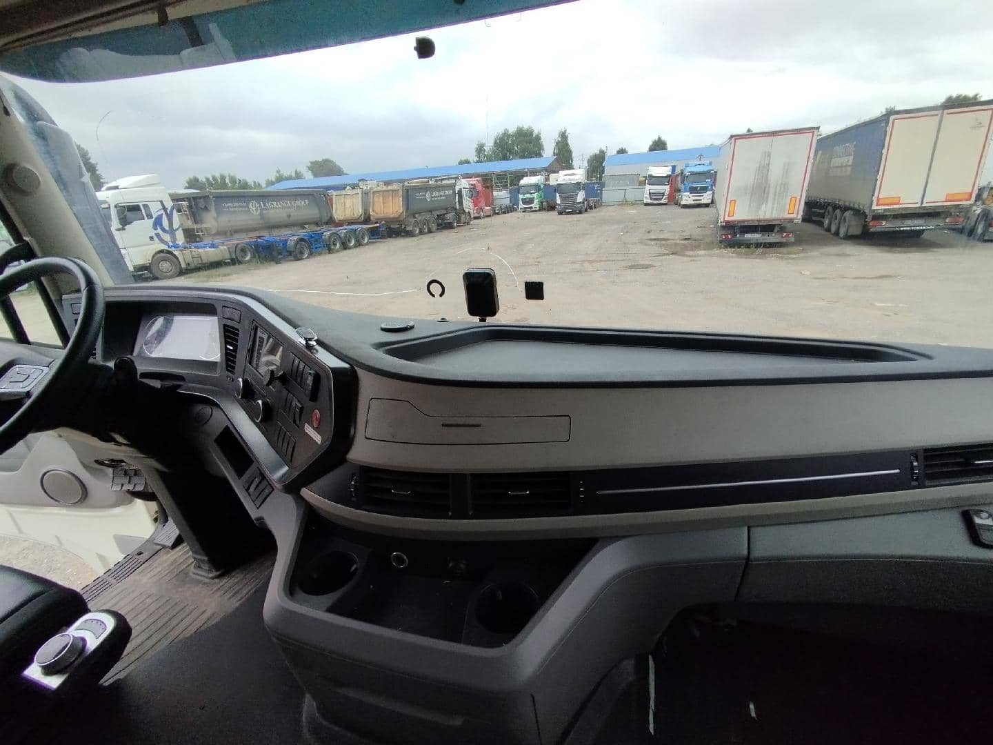 DongFeng DFH4186 (KX),  269 248 км, 2023 года в лизинг
