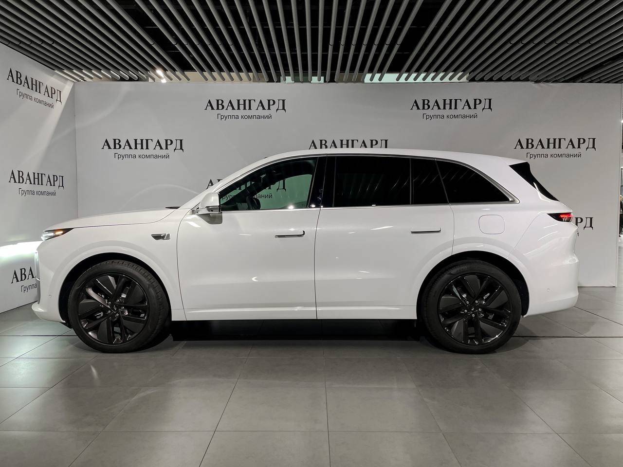 Lixiang Л6 (L6) Про (Pro)