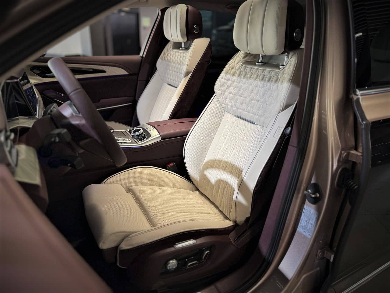 Hongqi H9 2.0Т Делюкс (Deluxe)
