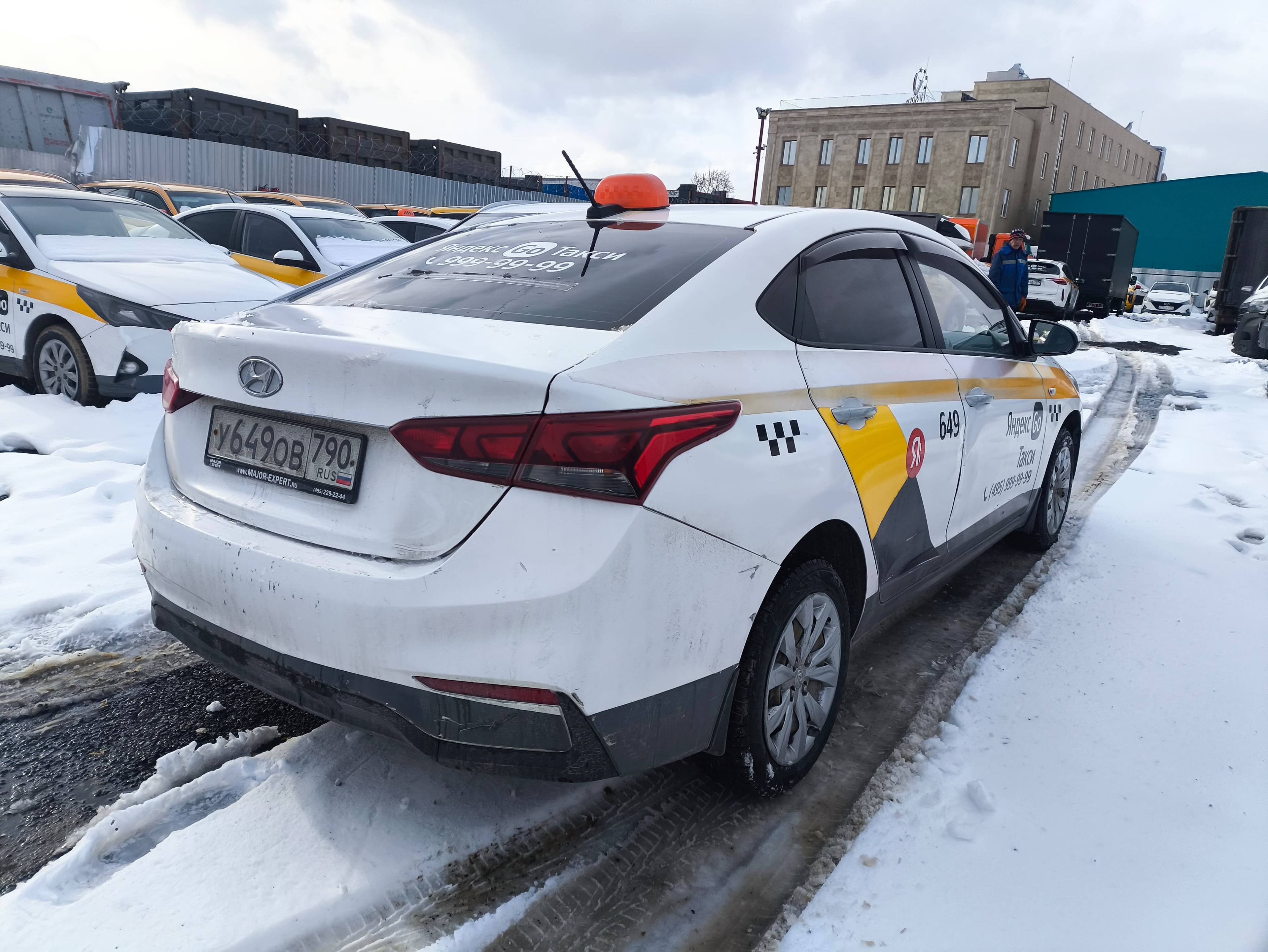 Hyundai Solaris,  296 313 км, 2018 года в лизинг