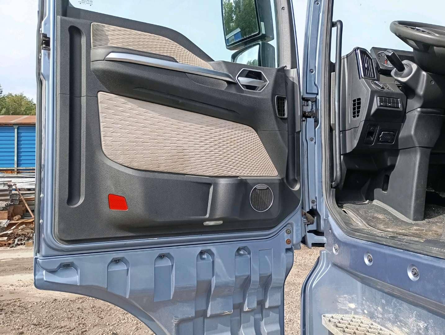 Sitrak С7Н MAX 6×4 ZZ4256V364HE,  273 194 км, 2023 года в лизинг