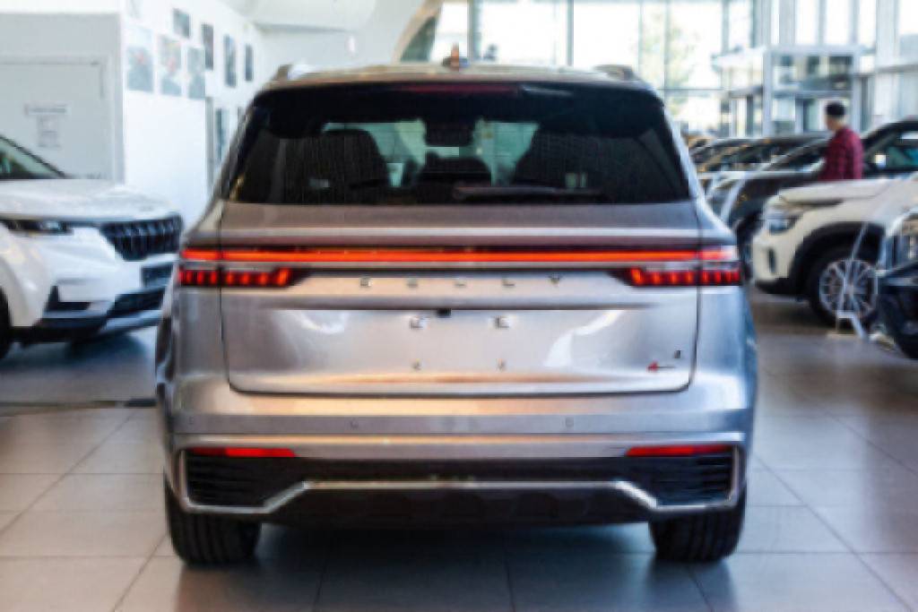 Geely Monjaro Luxury 2.0T (238 hp) 8AT 4WD