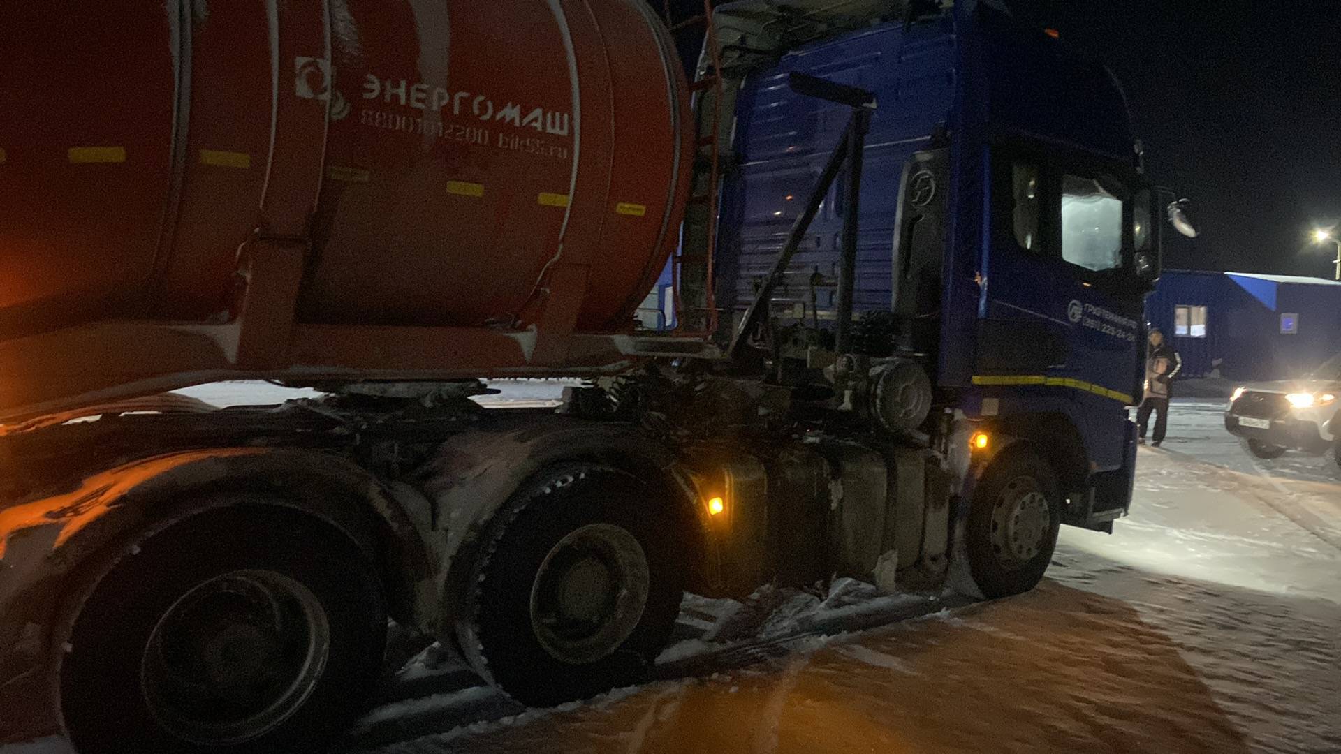 Shacman SX42584V324,  281 354 км, 2022 года в лизинг