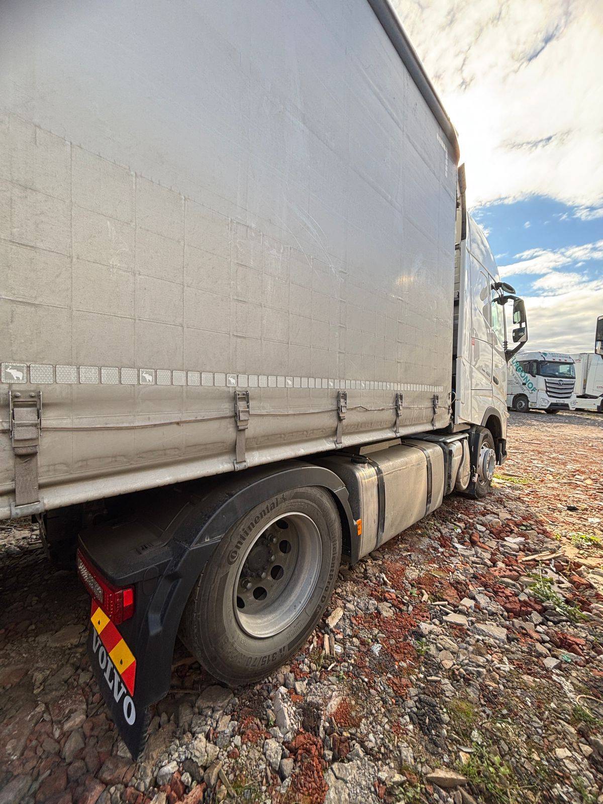 Volvo FH 460 4x2 (FH Globetrotter),  427 290 км, 2021 года в лизинг