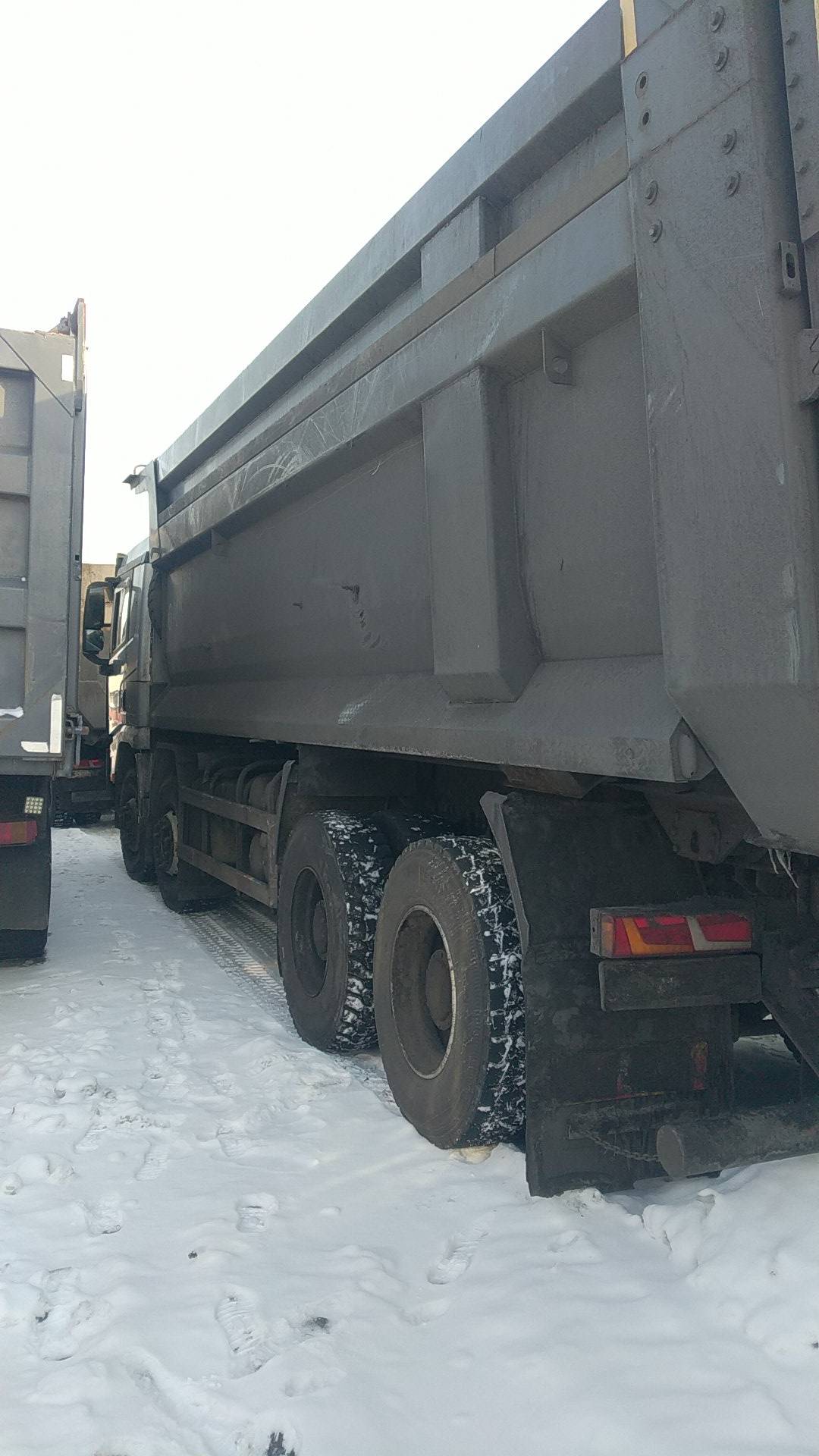 Shacman SX33186V366,  174 593 км, 2024 года в лизинг