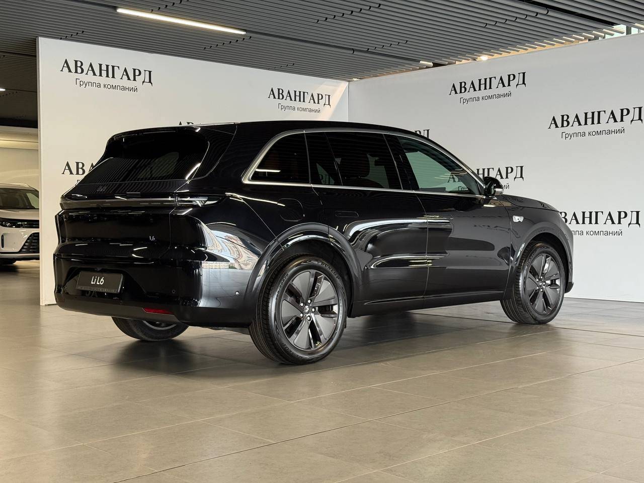 Lixiang Л6 (L6) Про (Pro)