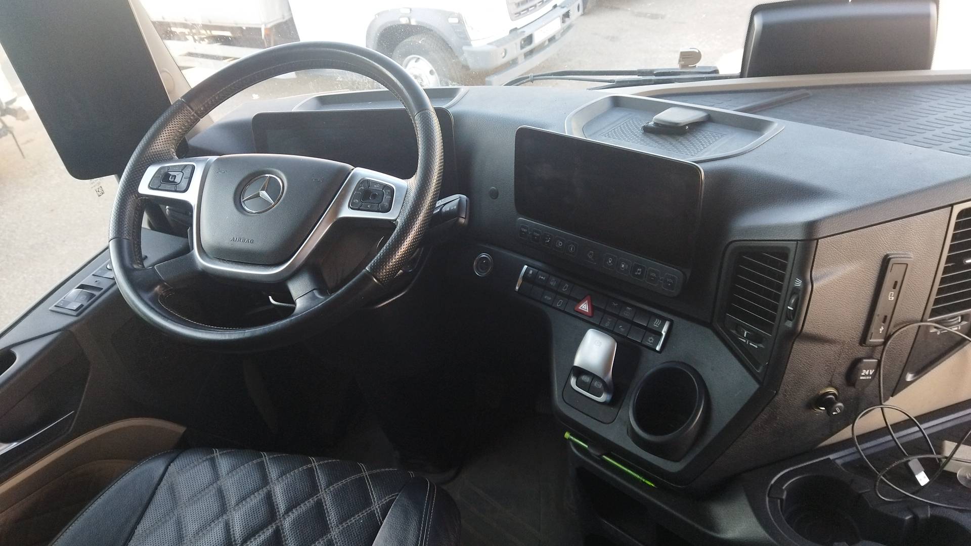 Mercedes-Benz Actros 5 1851 LS 4x2 (BigSpace),  573 403 км, 2022 года в лизинг