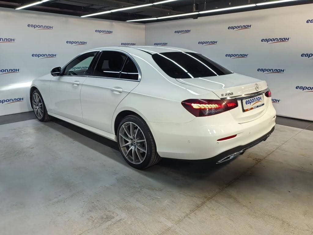 Mercedes-Benz E седан,  69 165 км, 2021 года в лизинг