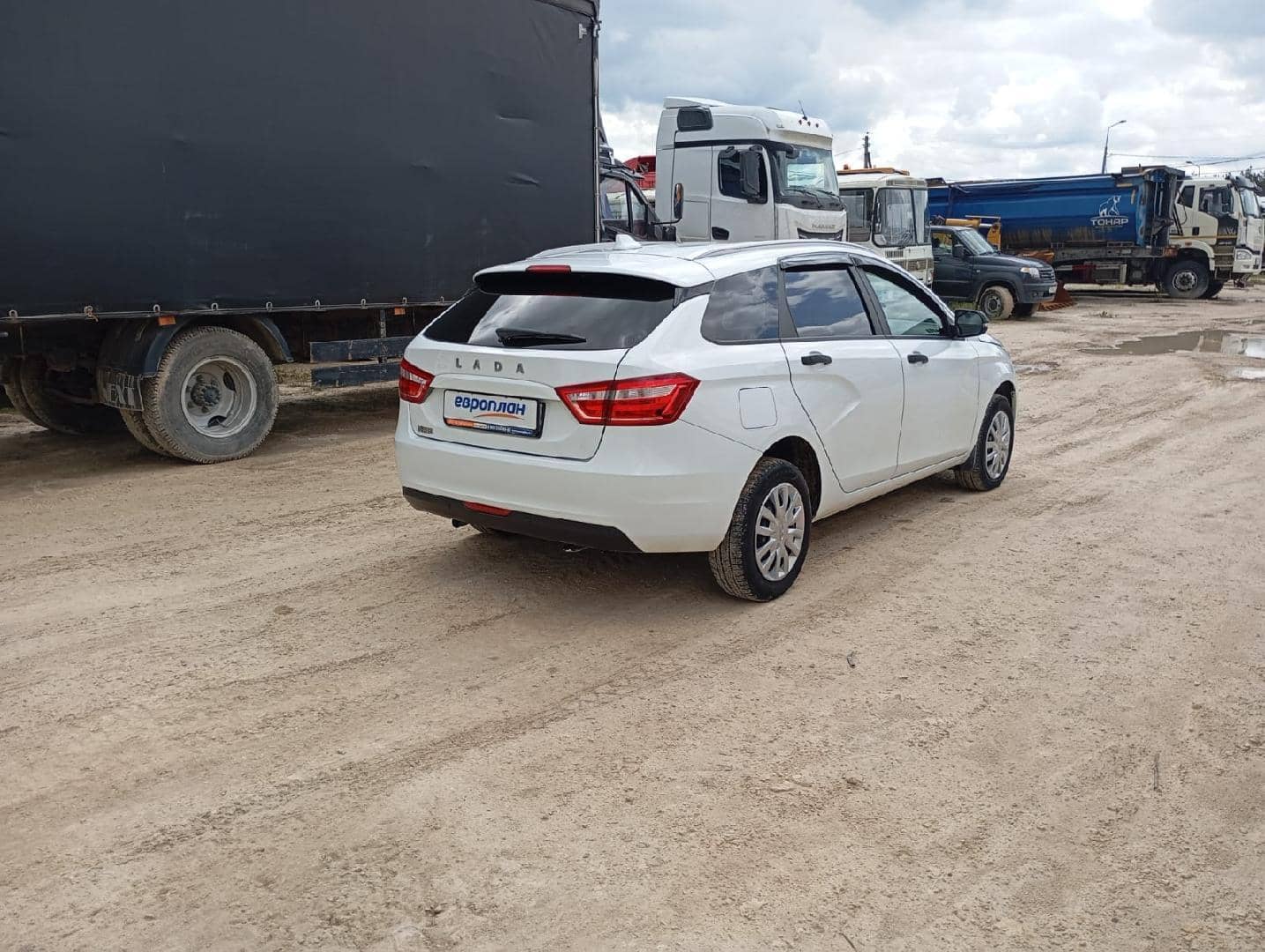 Lada Vesta универсал,  117 498 км, 2021 года в лизинг