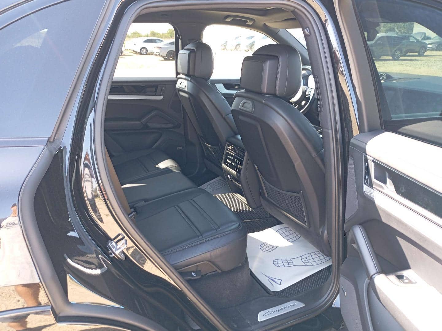 Porsche Cayenne,  36 702 км, 2023 года в лизинг