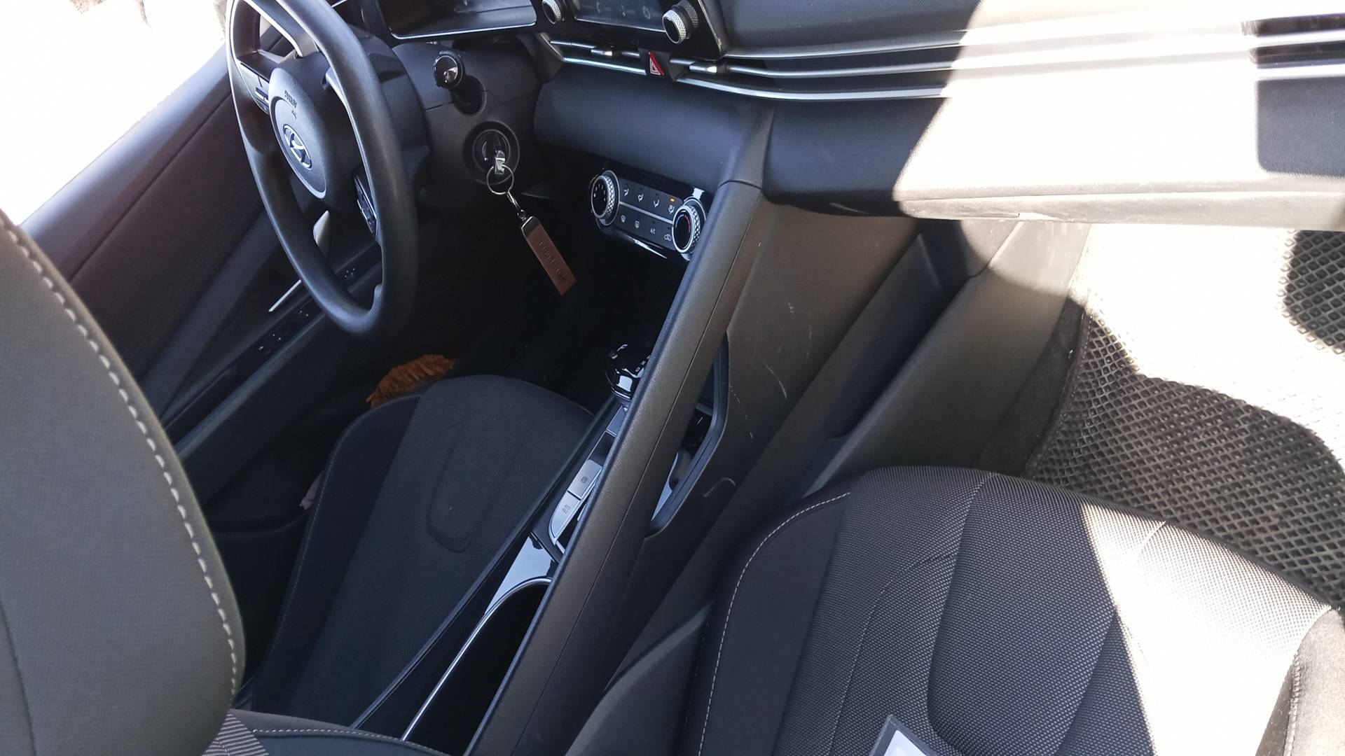Hyundai Elantra,  122 365 км, 2023 года в лизинг