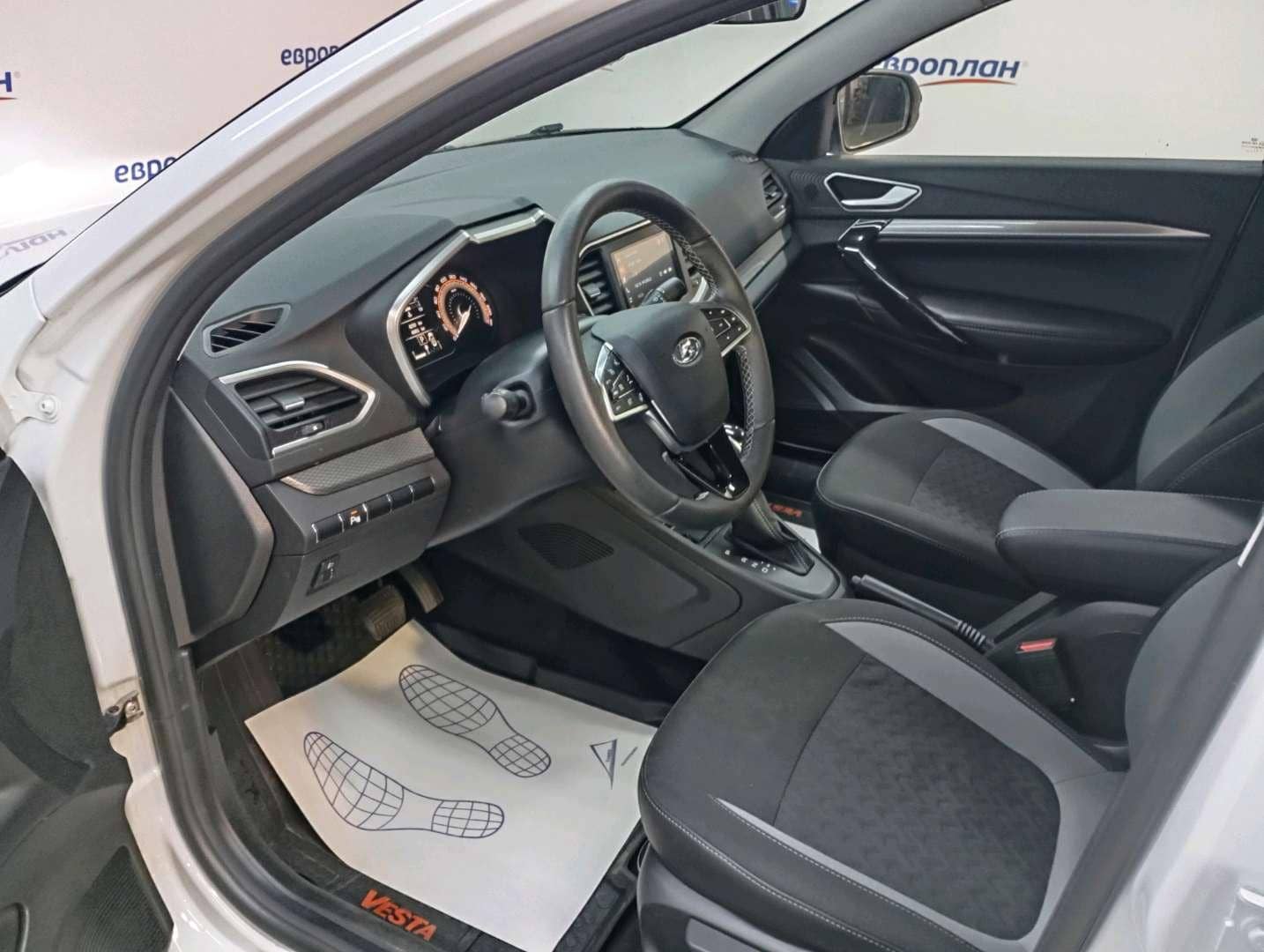Lada Vesta седан,  42 793 км, 2024 года в лизинг