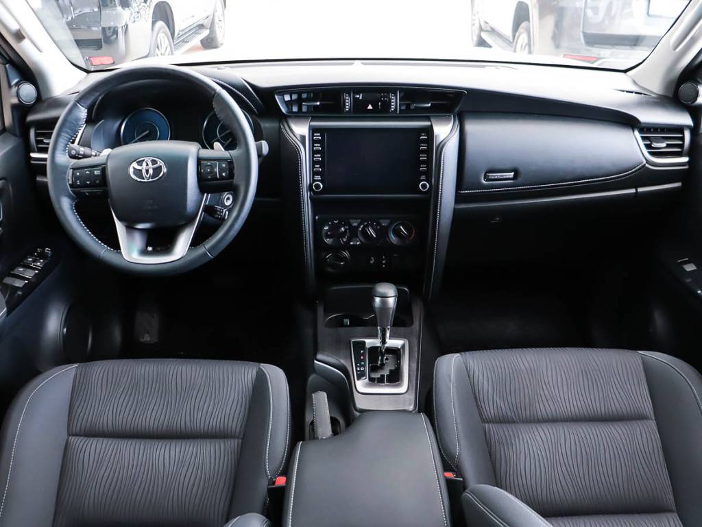 Toyota Fortuner Комфорт 2.7 АКП