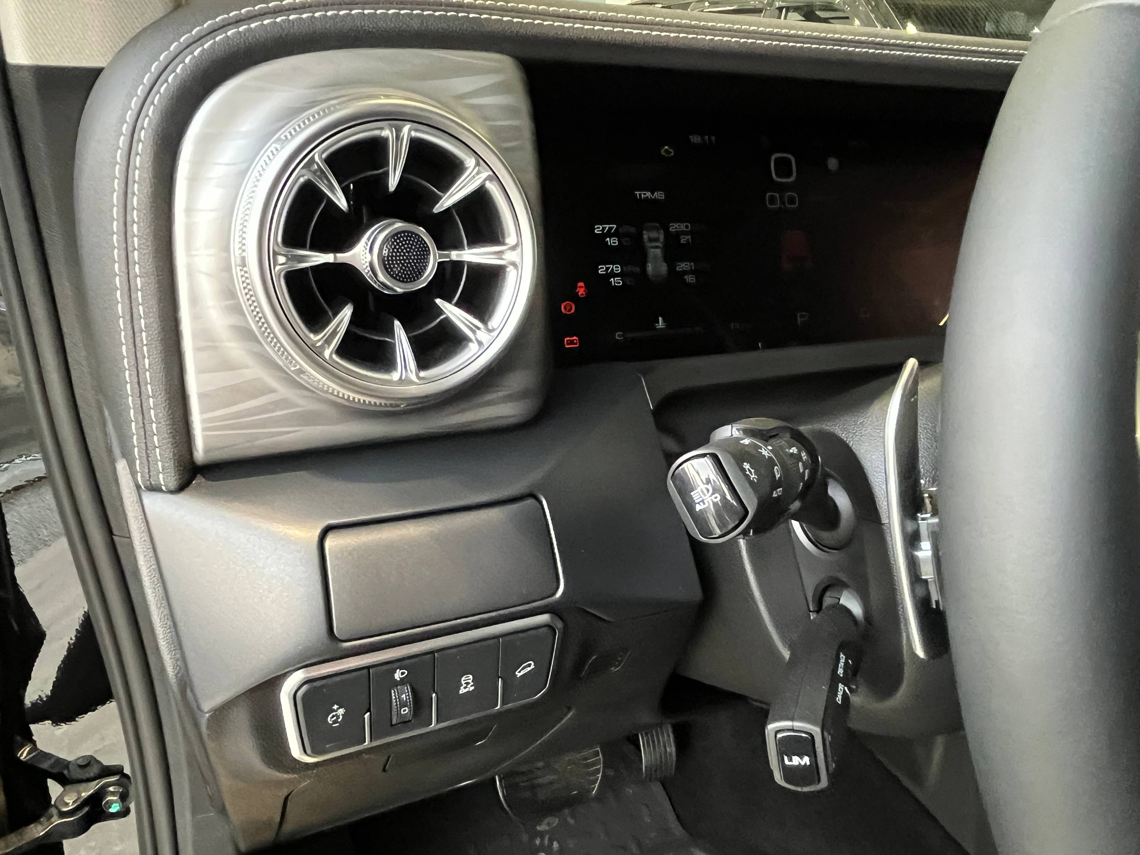 Tank 300 Премиум 2.0 АТ полный привод