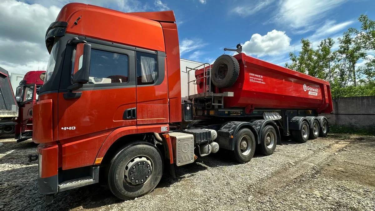 Shacman SX42584W324C,  236 943 км, 2022 года в лизинг