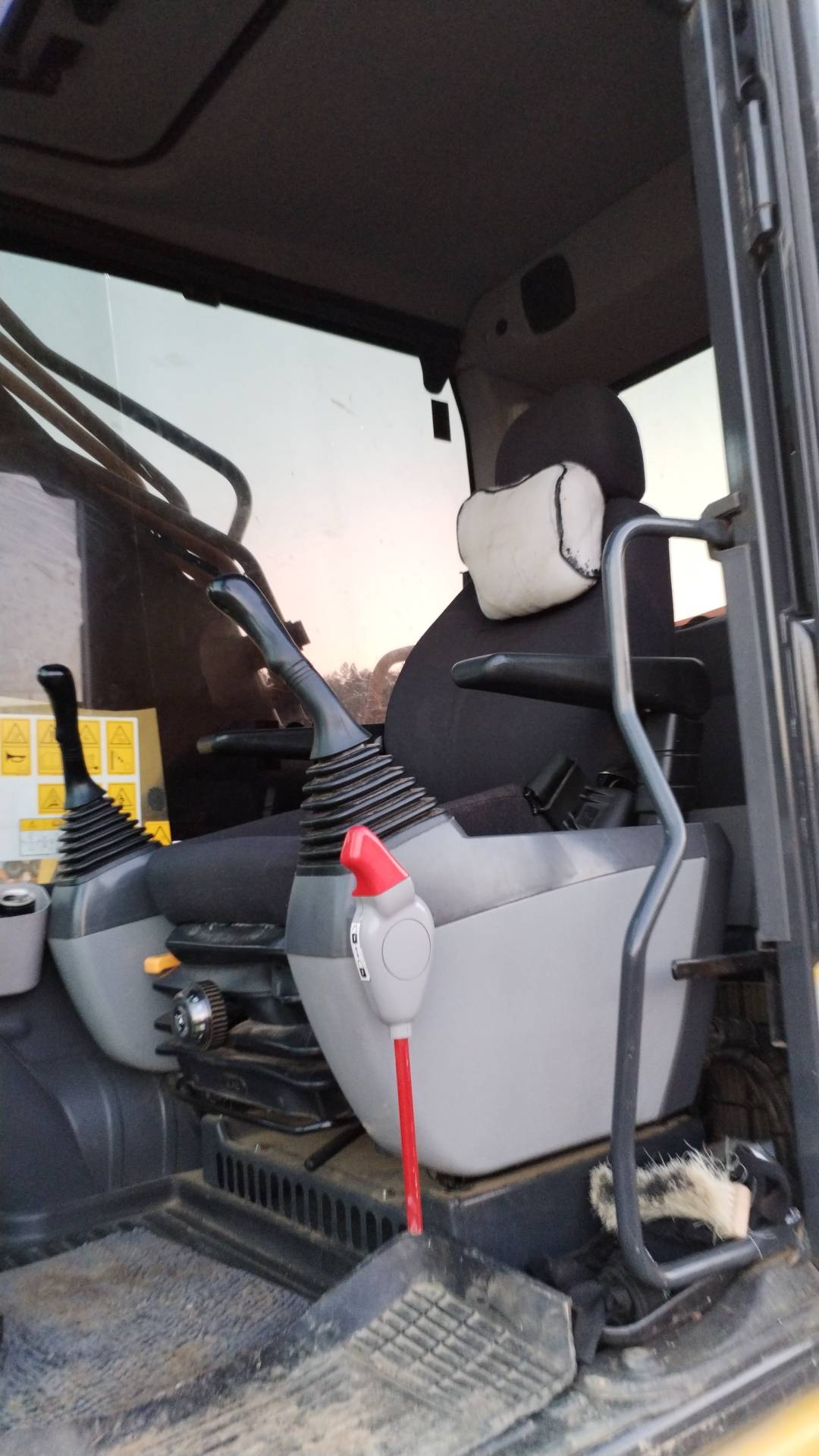 KOMATSU PC300-8MO, 2023 года в лизинг