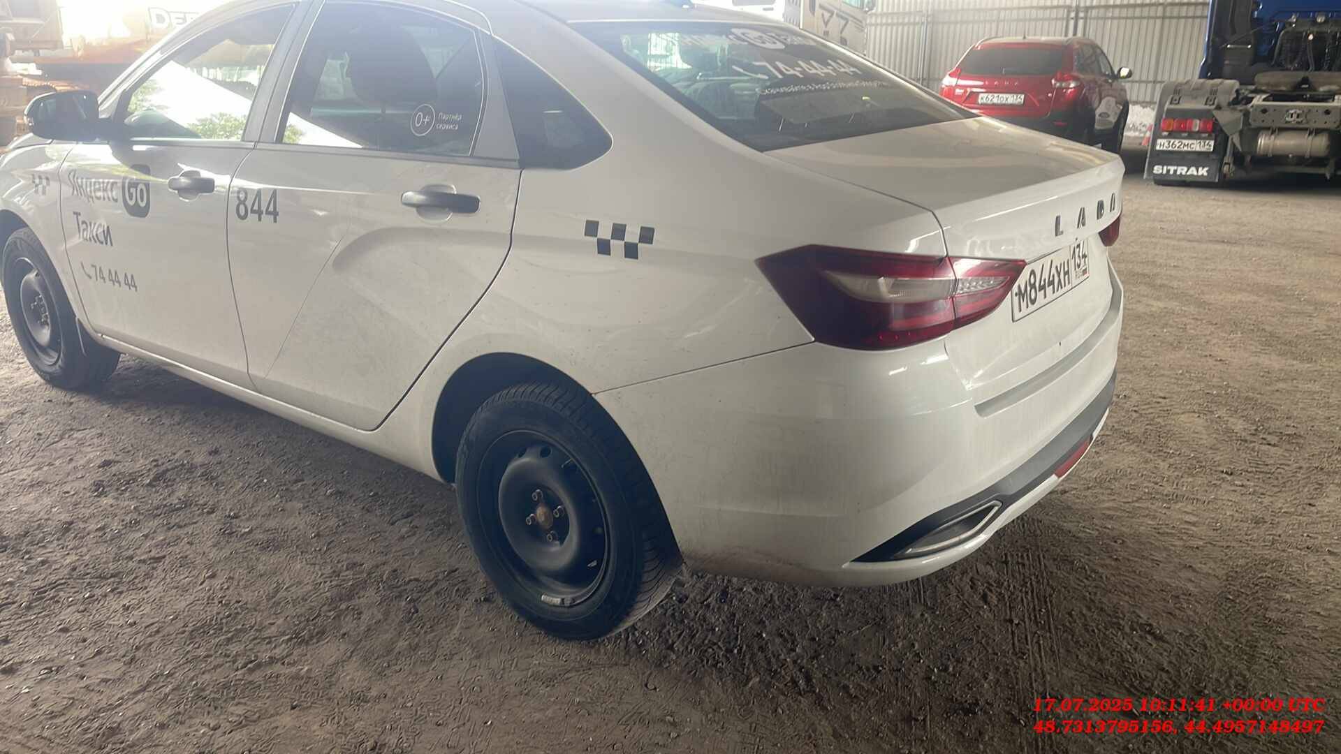 Lada Vesta седан,  100 978 км, 2023 года в лизинг