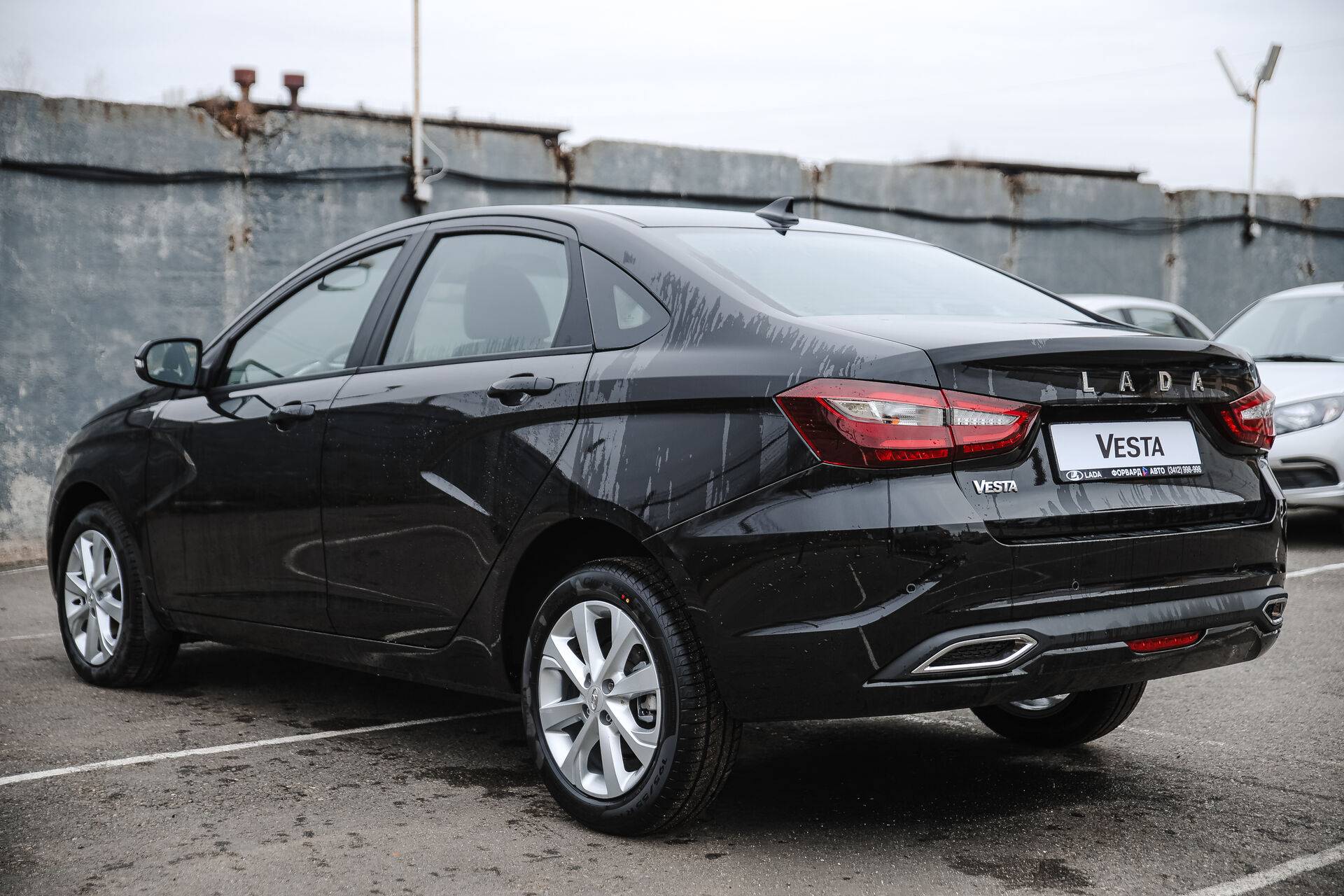 Lada Vesta седан Enjoy 24 1.8 122hp AT