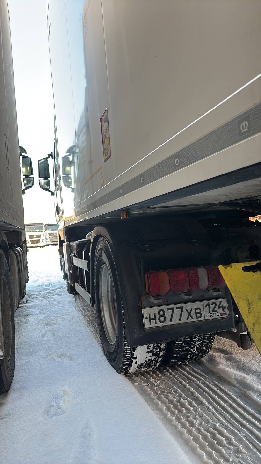 Sitrak ZZ4186V391HE,  383 262 км, 2023 года в лизинг