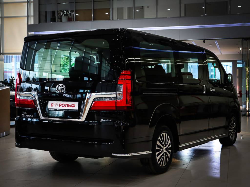 Toyota Granvia Premium 3.5 AT