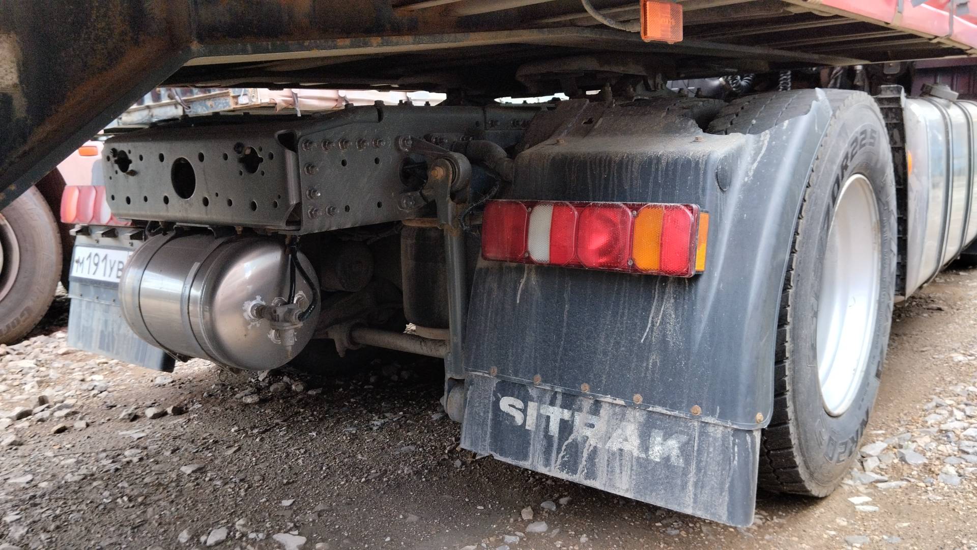 Sitrak C7H 4x2 ZZ4186V361HE,  274 796 км, 2023 года в лизинг