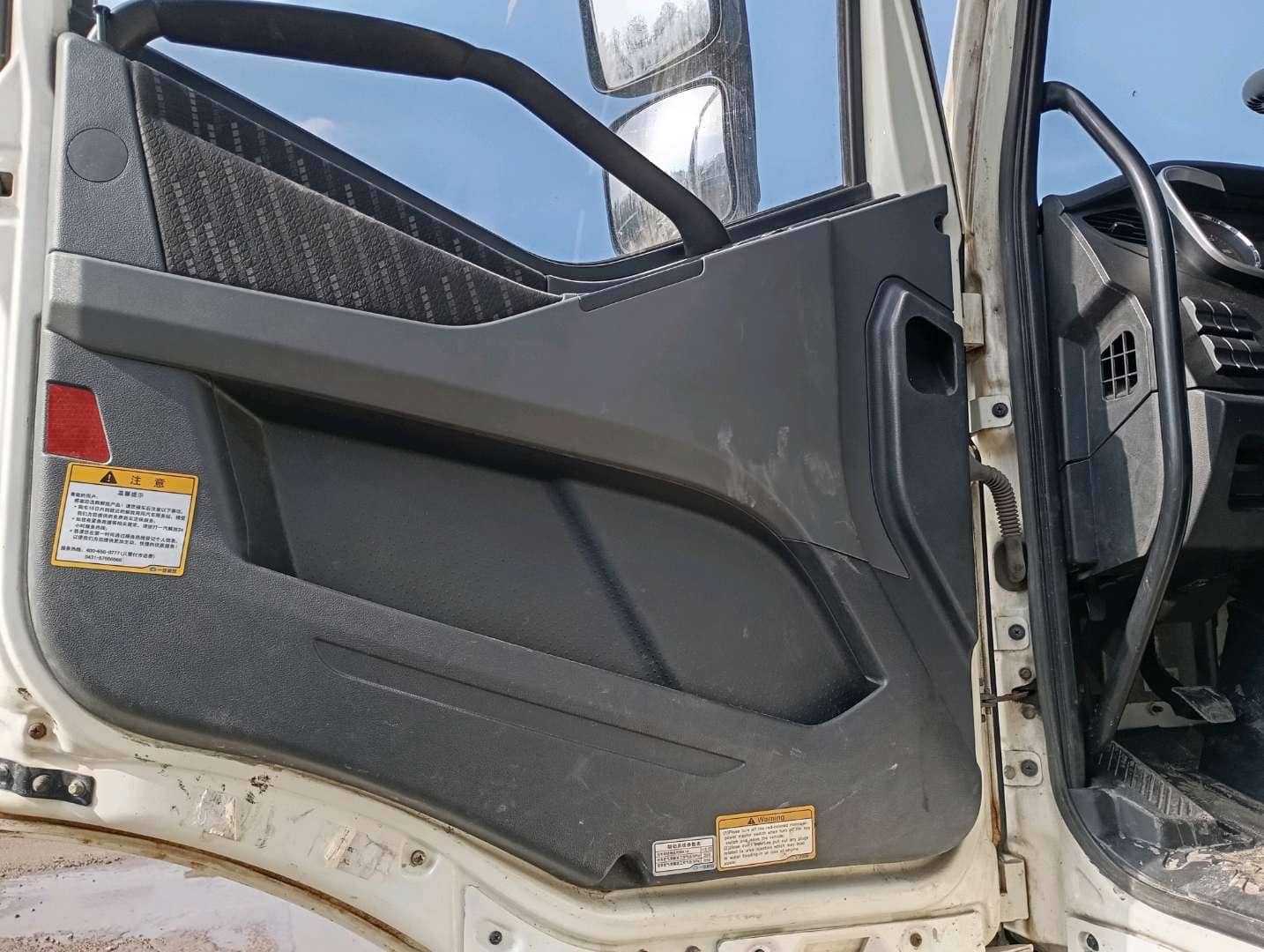 FAW CA3250P66K24T1E5 6х4,  146 238 км, 2023 года в лизинг