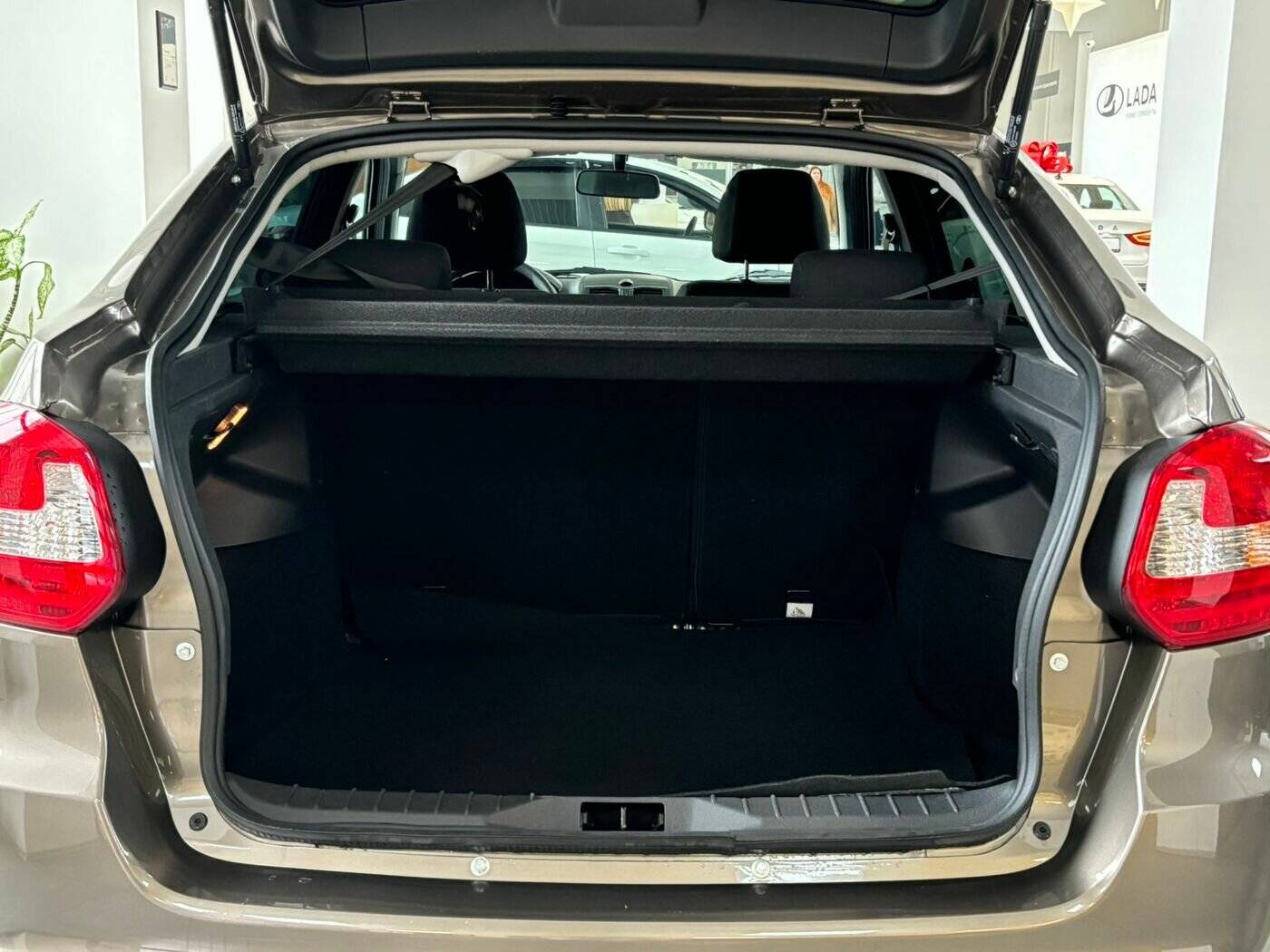 Lada Granta седан Classic 24 Кондиционер 1.6 90hp 5MT