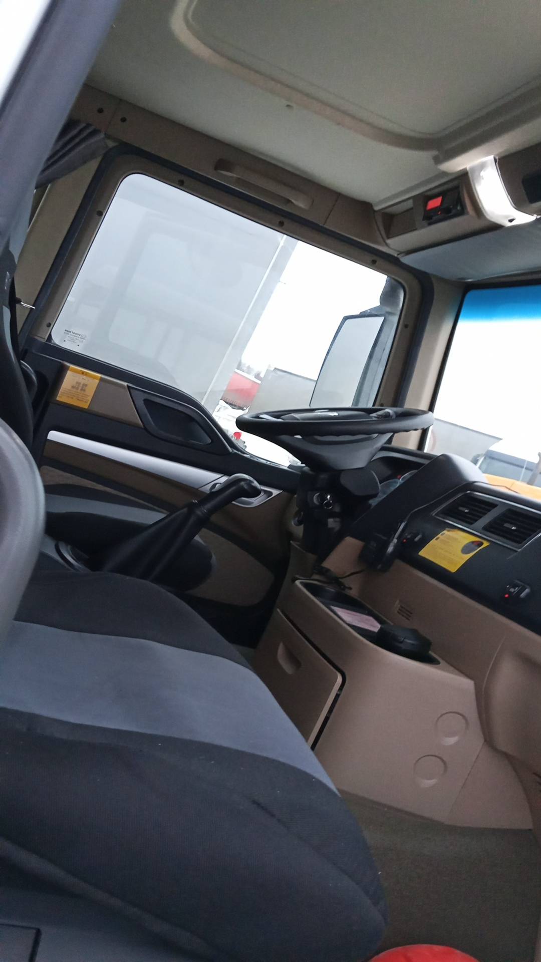 HOWO ZZ5257JSQN584GE1 6х4,  20 606 км, 2025 года в лизинг