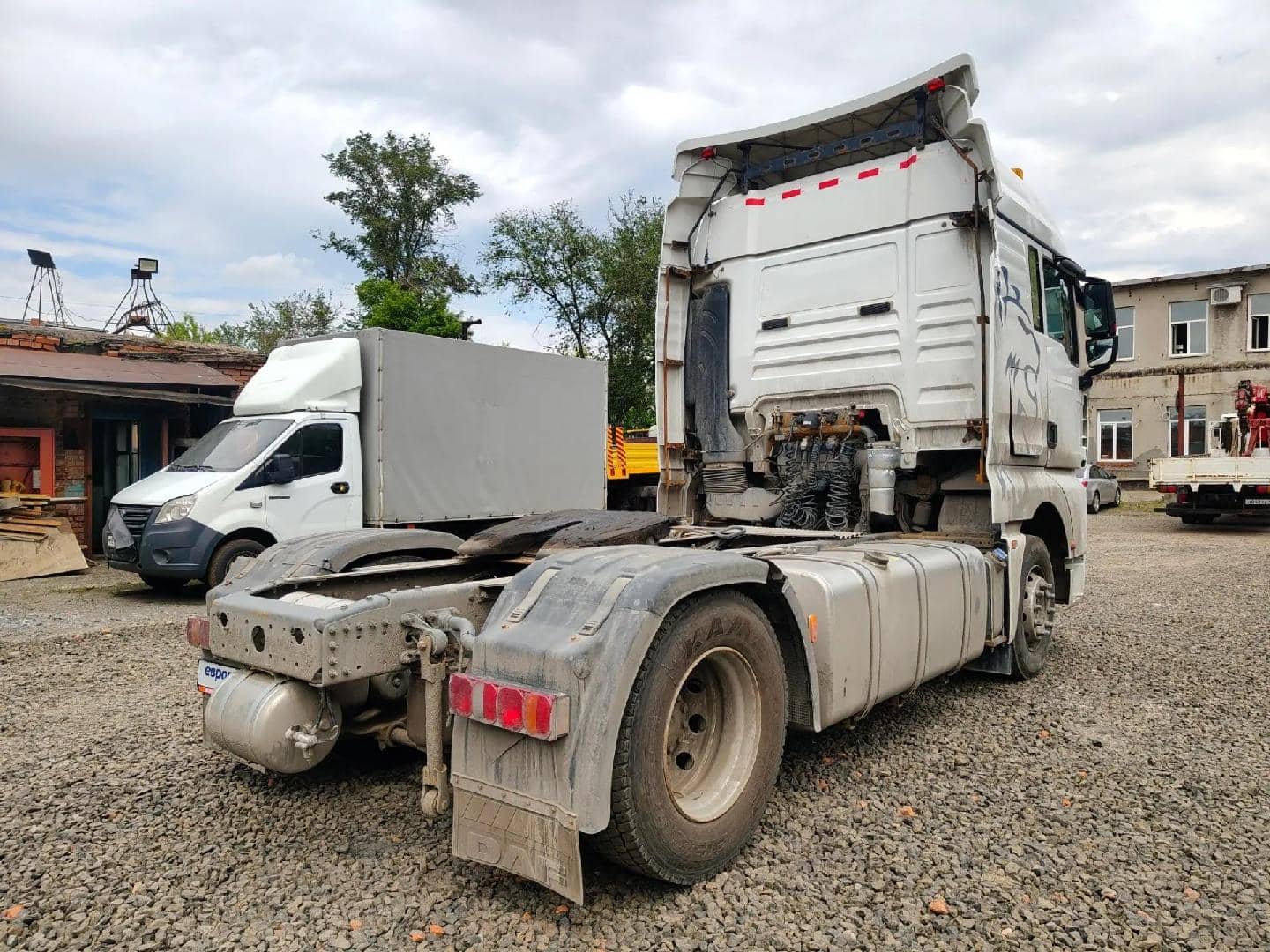 Sitrak C7H 4x2 ZZ4186V361HE,  444 316 км, 2023 года в лизинг