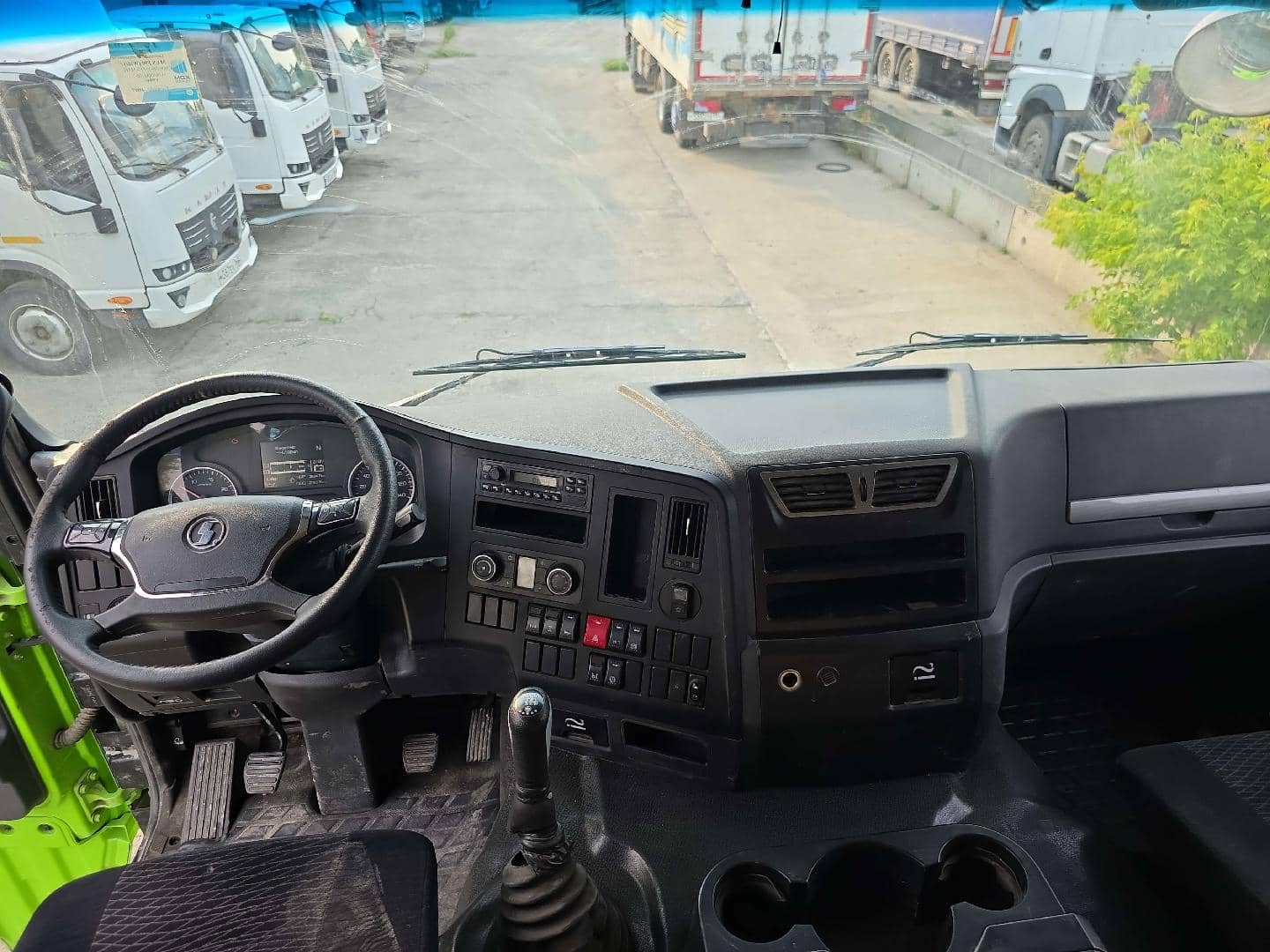 Shacman SX32586T384,  270 278 км, 2022 года в лизинг