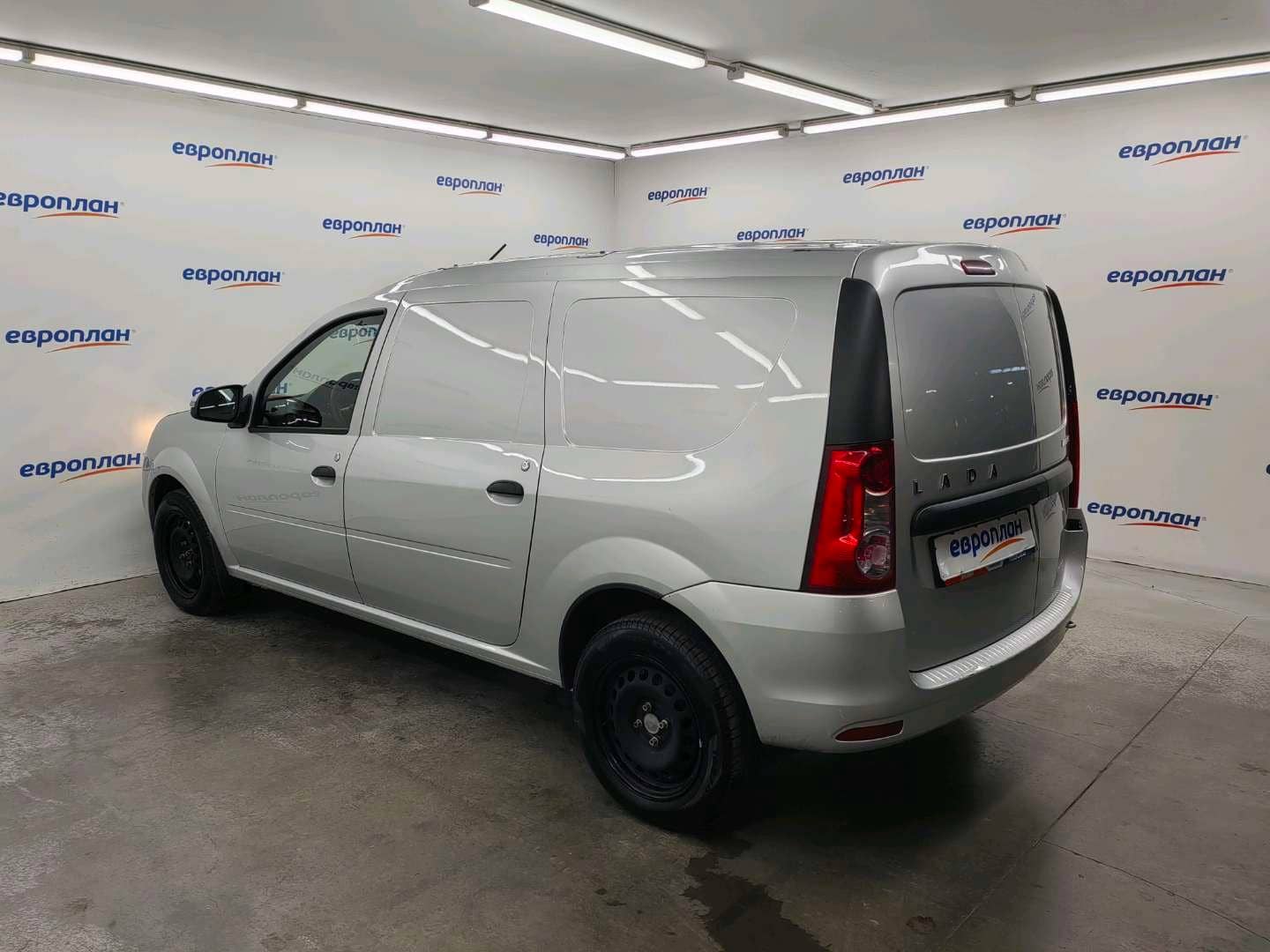 Lada Largus фургон,  27 829 км, 2024 года в лизинг