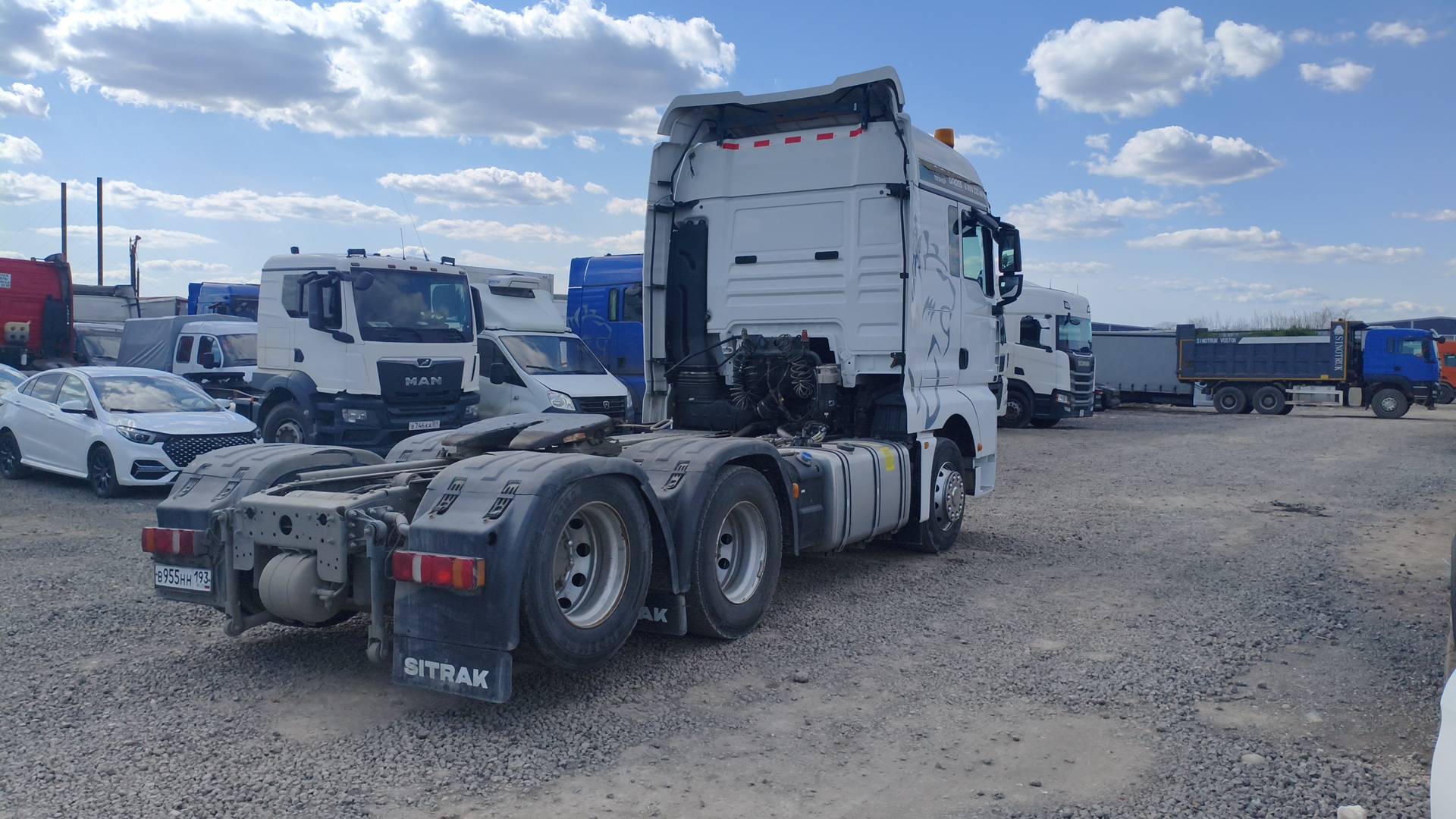Sitrak ZZ4256V363HE1 6×2,  251 087 км, 2023 года в лизинг