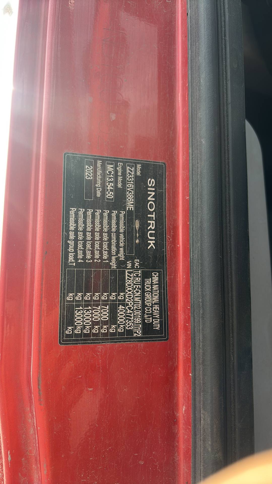 Sitrak ZZ3316V386ME,  143 875 км, 2023 года в лизинг