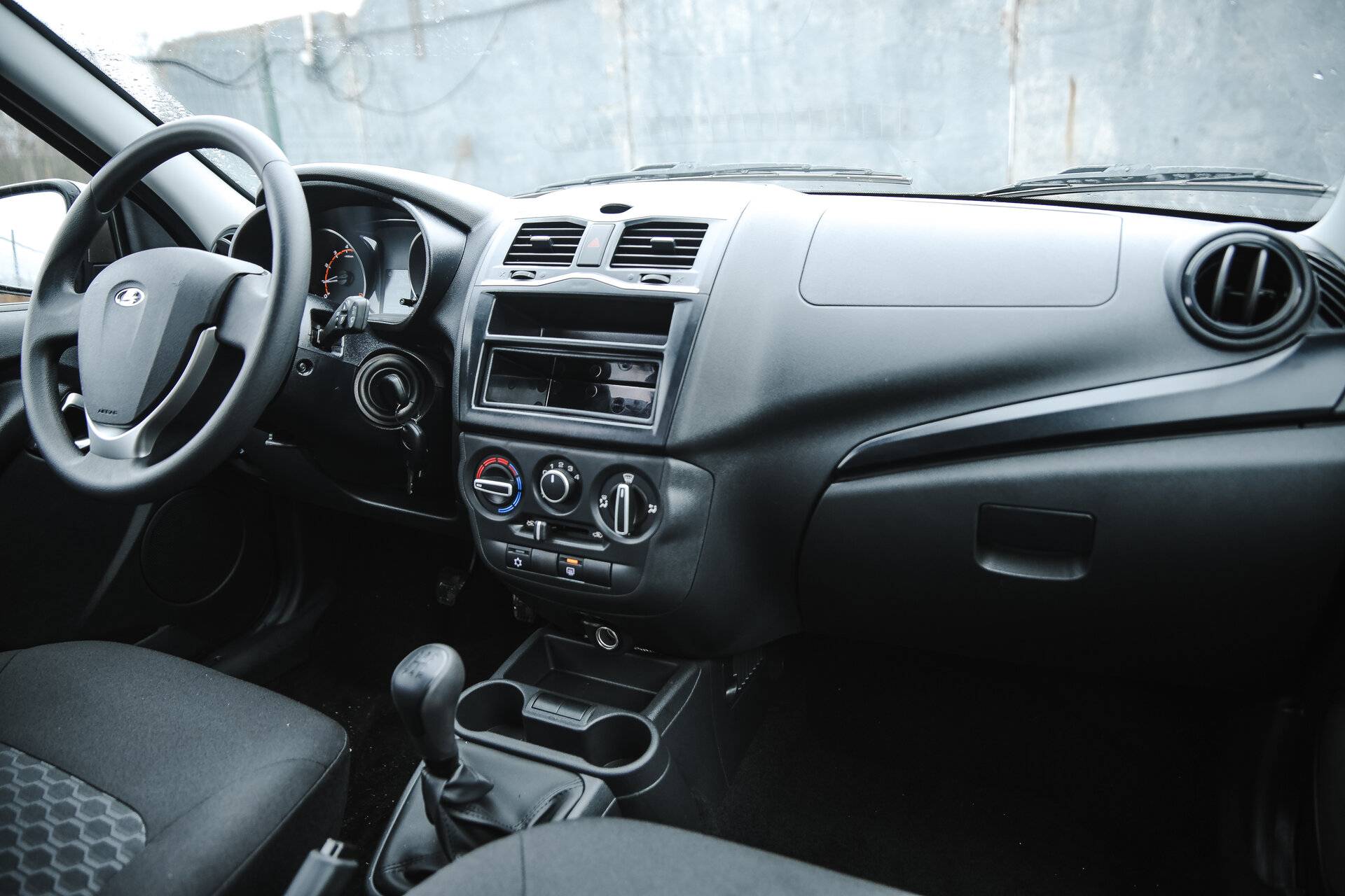 Lada Granta седан Classic 24 Кондиционер 1.6 90hp 5MT